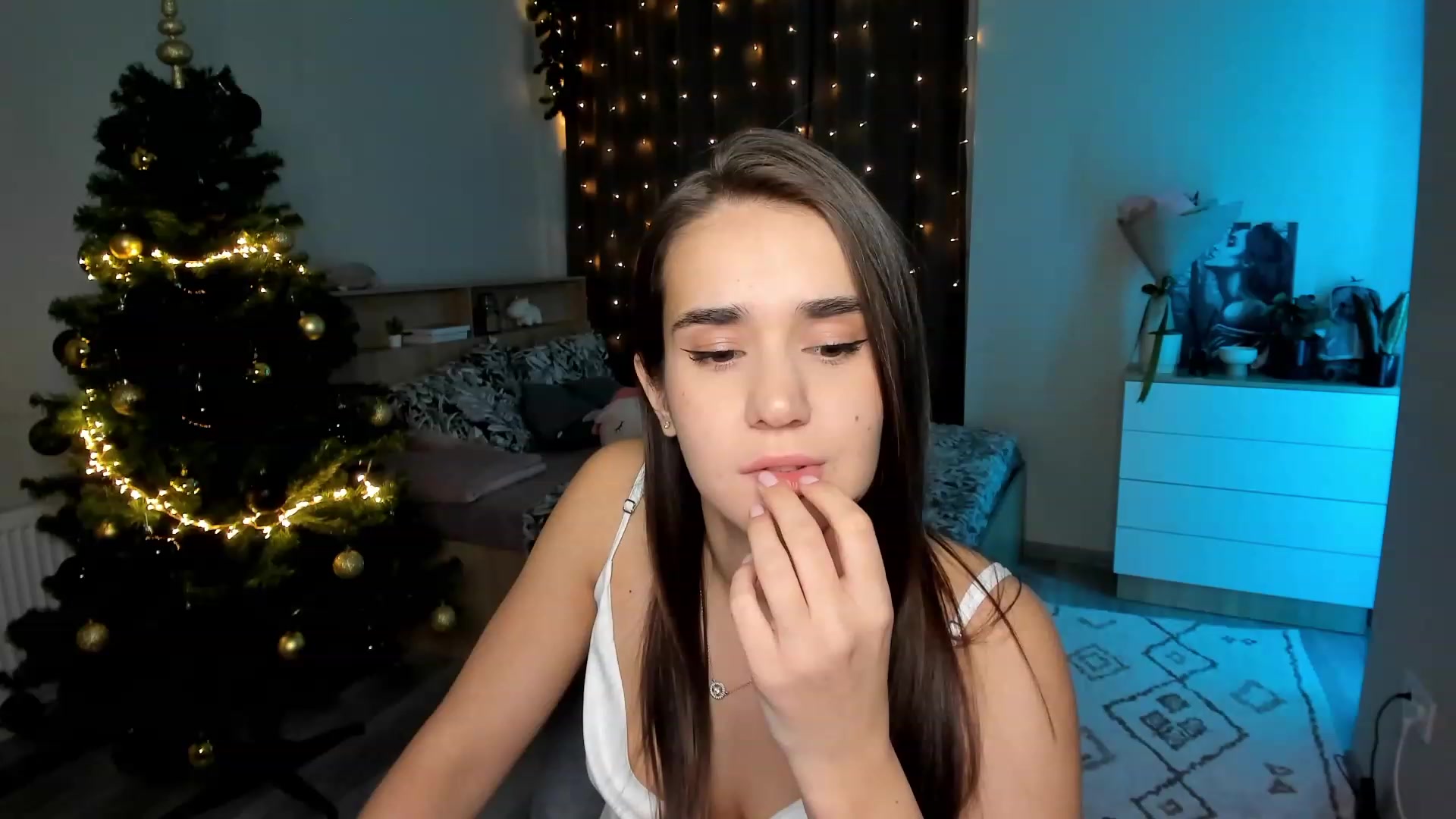 Gallery image thumbnail from Ellies_Smile's myfreecams stream on, 12/05/2023, 16:38 image 8 of 20