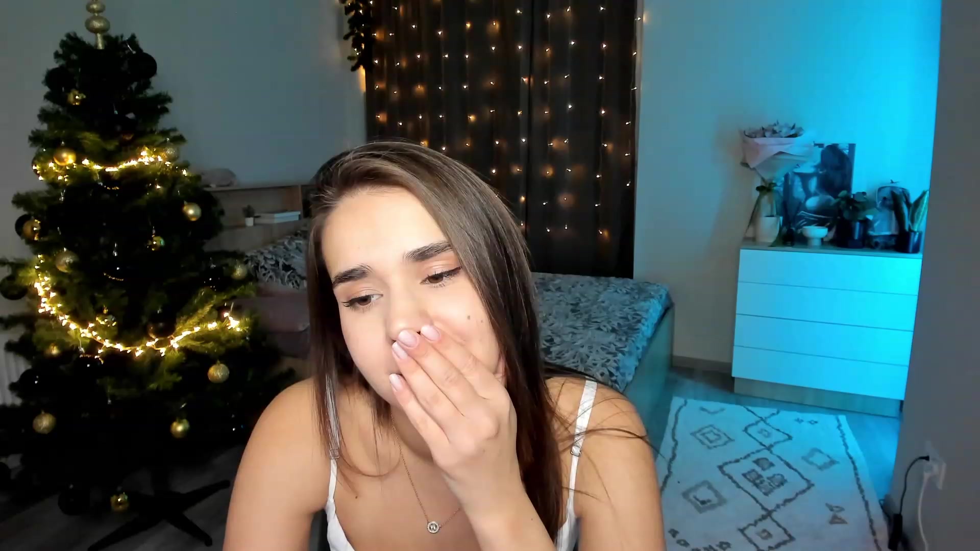 Gallery image thumbnail from Ellies_Smile's myfreecams stream on, 12/05/2023, 16:38 image 18 of 20