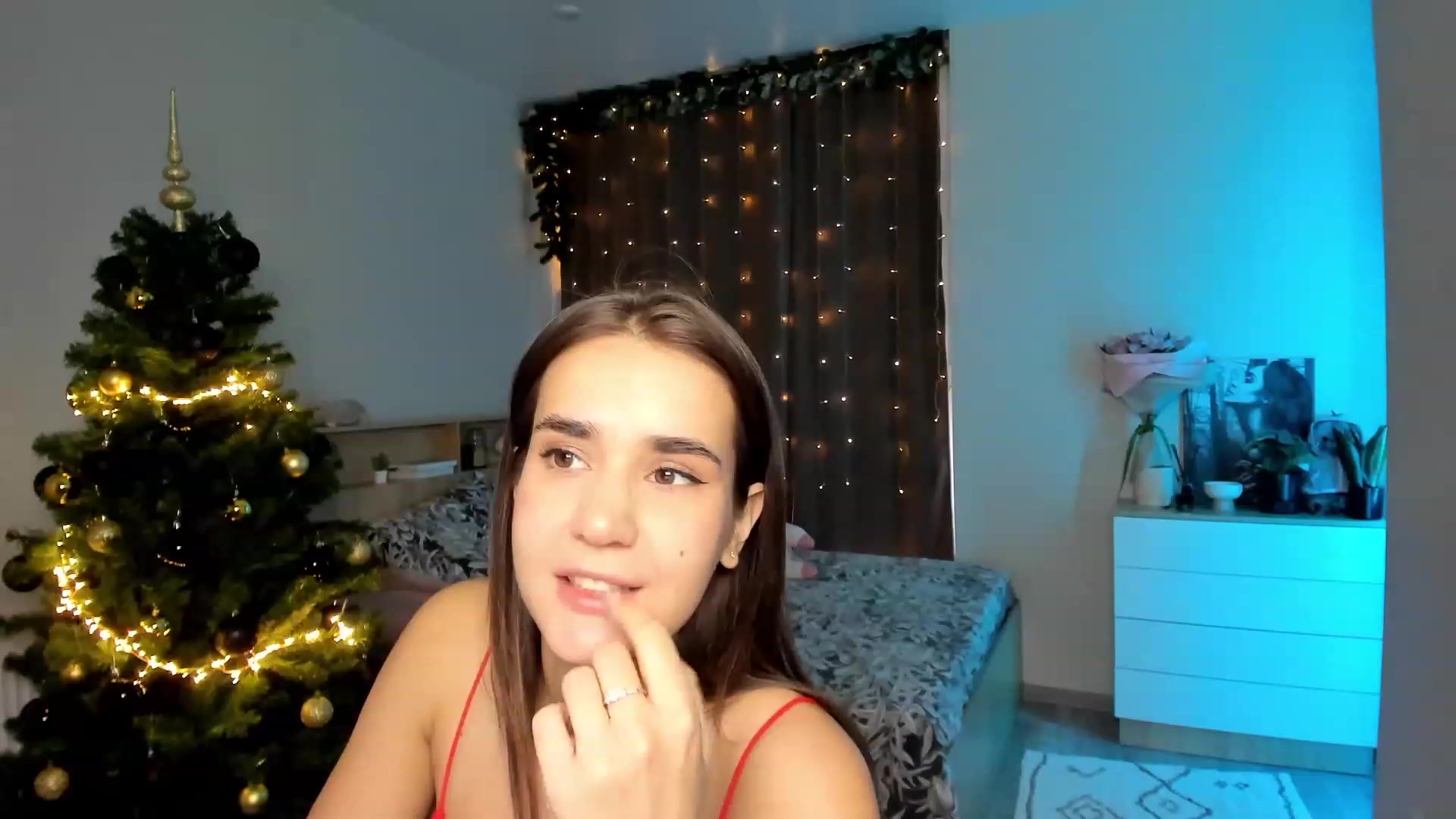 Gallery image thumbnail from Ellies_Smile's myfreecams stream on, 12/07/2023, 11:31 image 8 of 20
