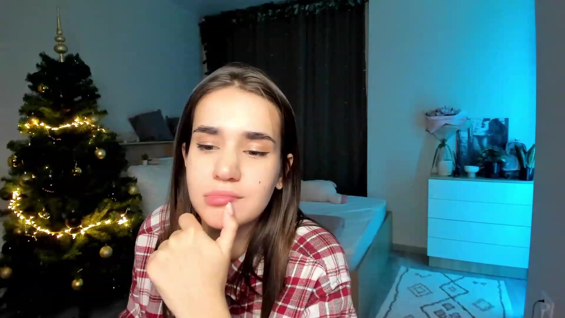 Gallery image thumbnail from Ellies_Smile's myfreecams stream on, 12/07/2023, 15:22 image 14 of 20