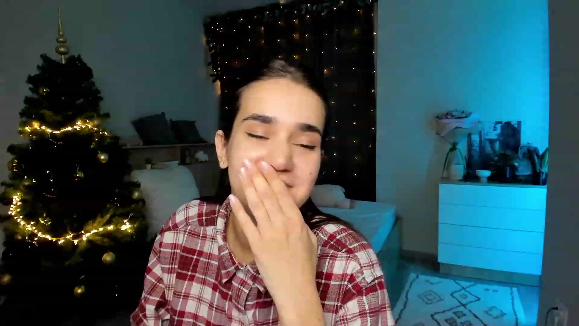 Gallery image thumbnail from Ellies_Smile's myfreecams stream on, 12/07/2023, 15:22 image 16 of 20