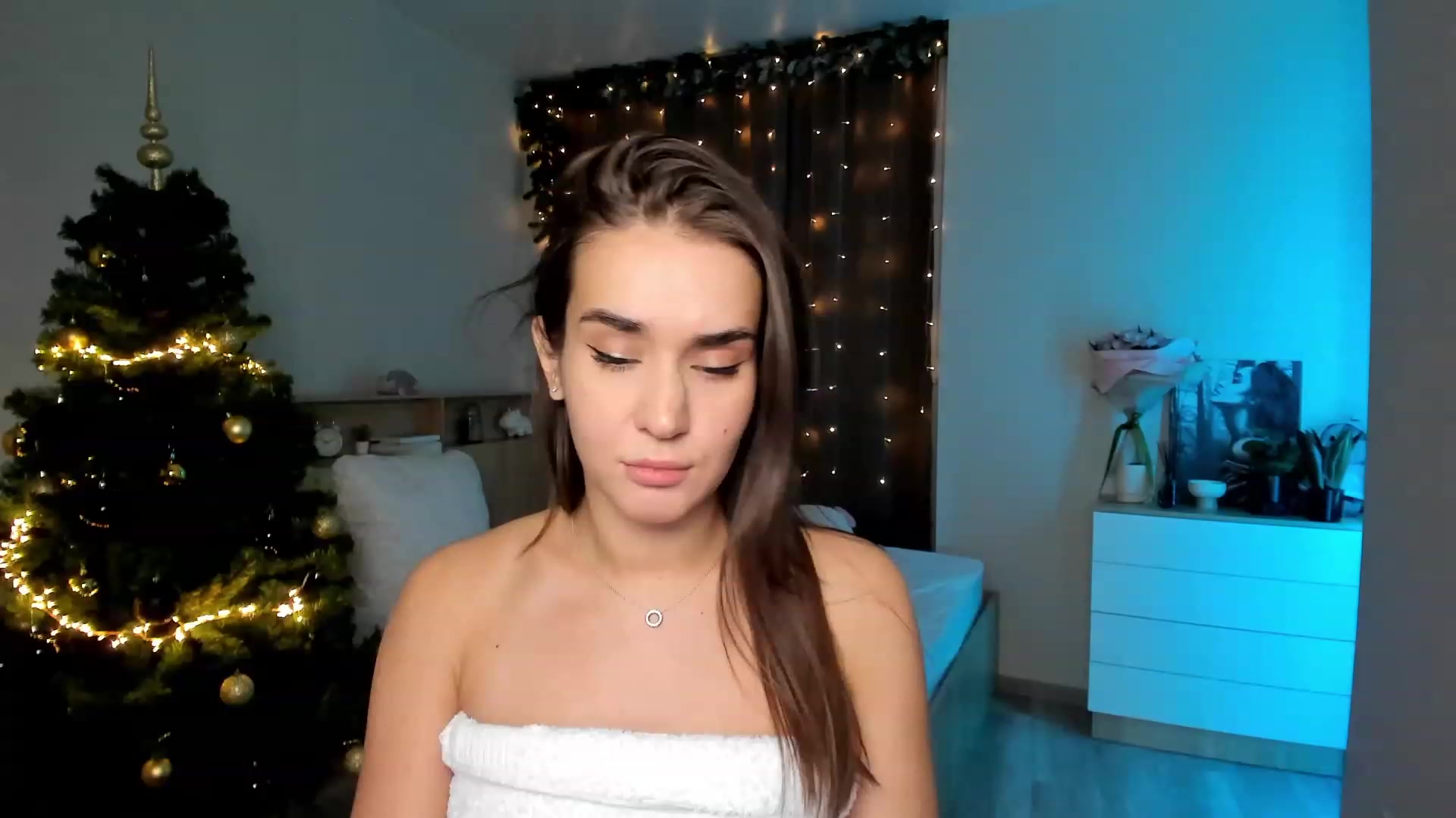 Gallery image thumbnail from Ellies_Smile's myfreecams stream on, 12/08/2023, 13:51 image 16 of 20
