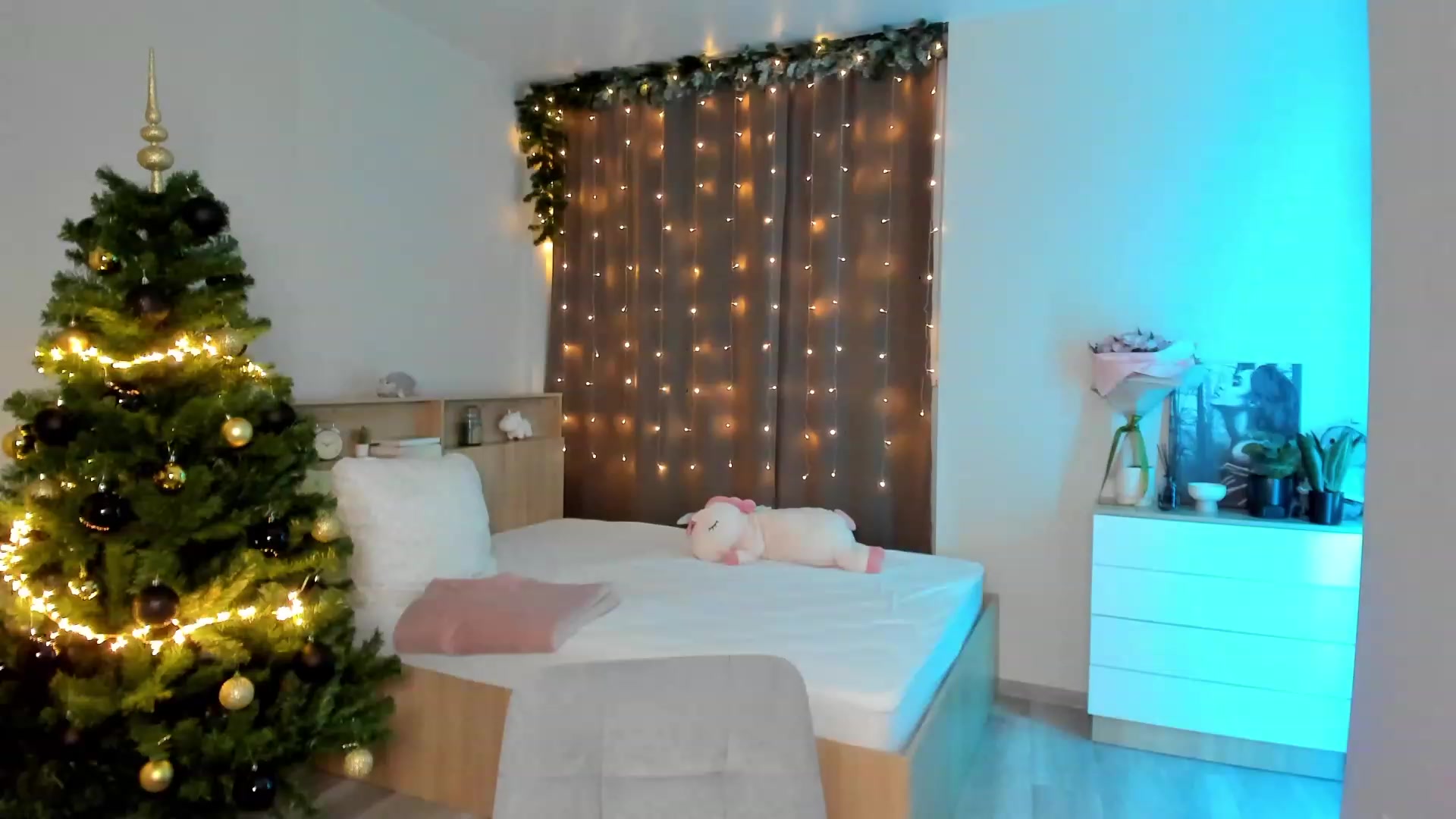 Gallery image thumbnail from Ellies_Smile's myfreecams stream on, 12/08/2023, 13:51 image 9 of 20