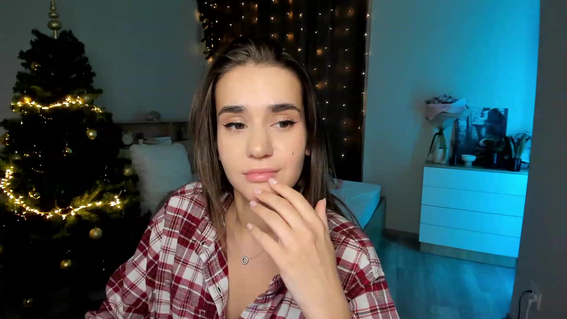 Gallery image thumbnail from Ellies_Smile's myfreecams stream on, 12/08/2023, 13:51 image 2 of 20