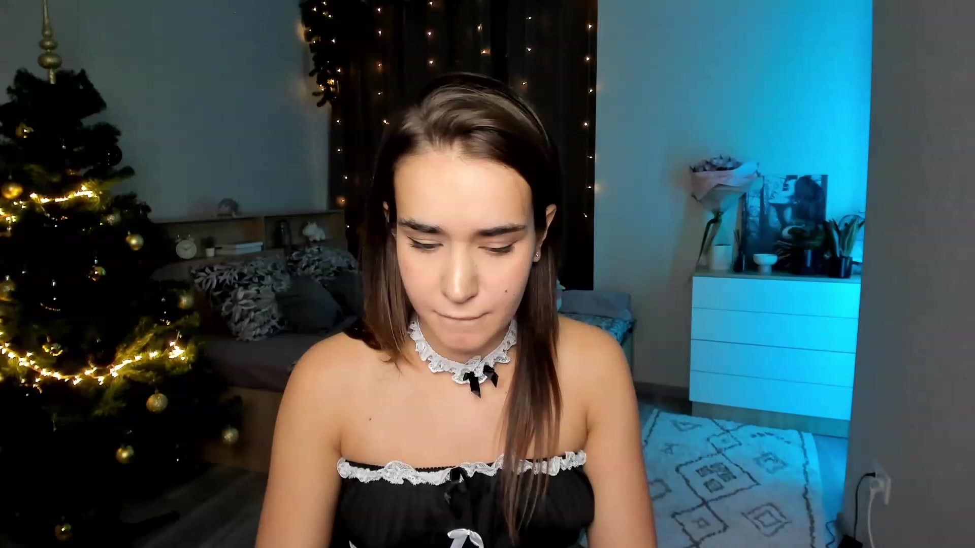 Gallery image thumbnail from Ellies_Smile's myfreecams stream on, 12/11/2023, 14:28 image 9 of 20