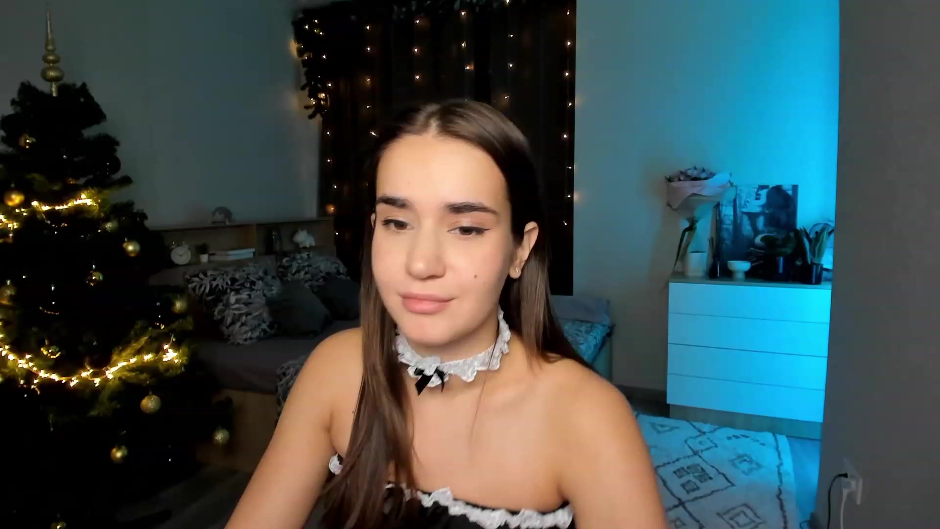 Gallery image thumbnail from Ellies_Smile's myfreecams stream on, 12/11/2023, 14:28 image 3 of 20