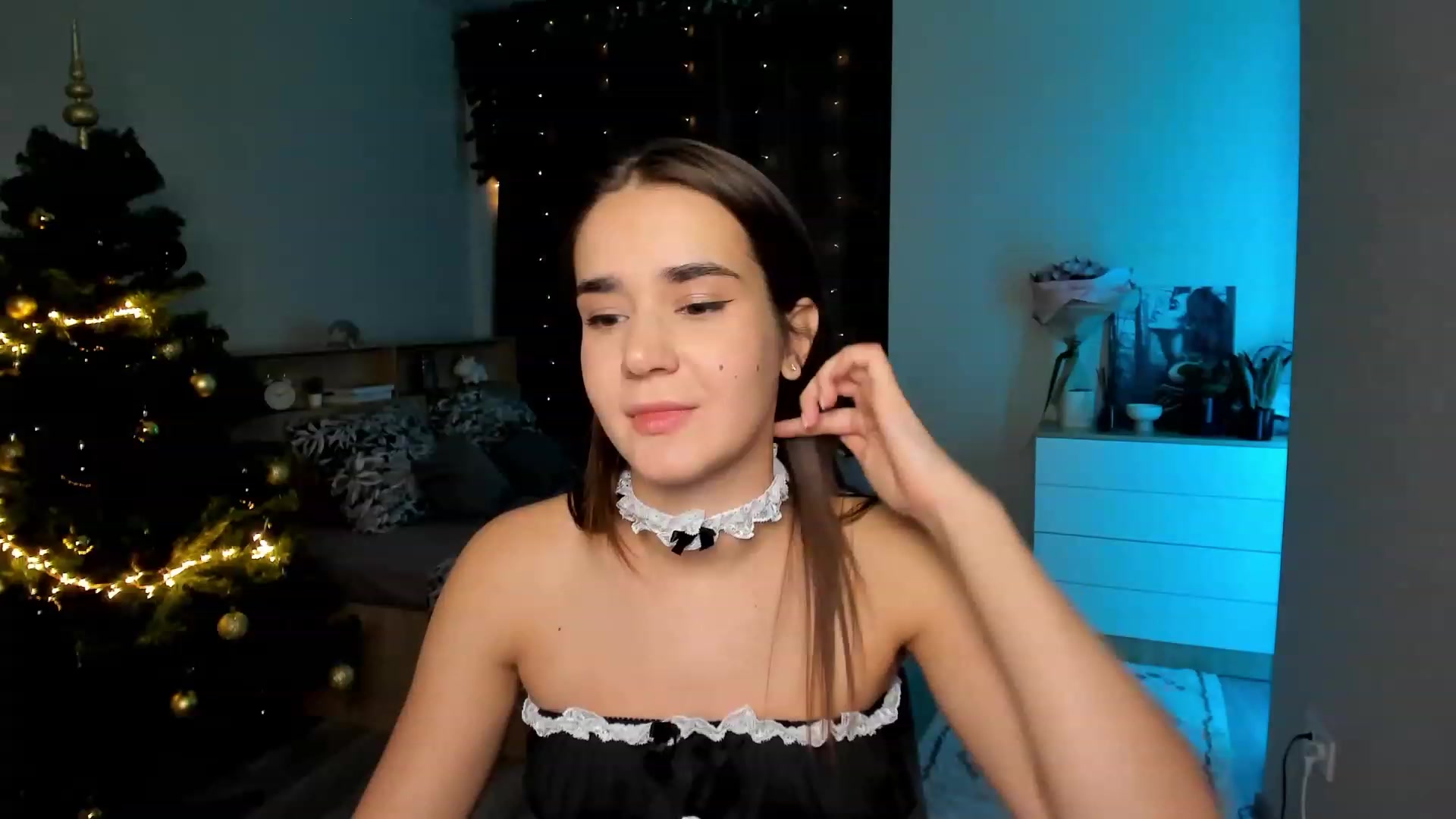 Gallery image thumbnail from Ellies_Smile's myfreecams stream on, 12/11/2023, 14:28 image 1 of 20
