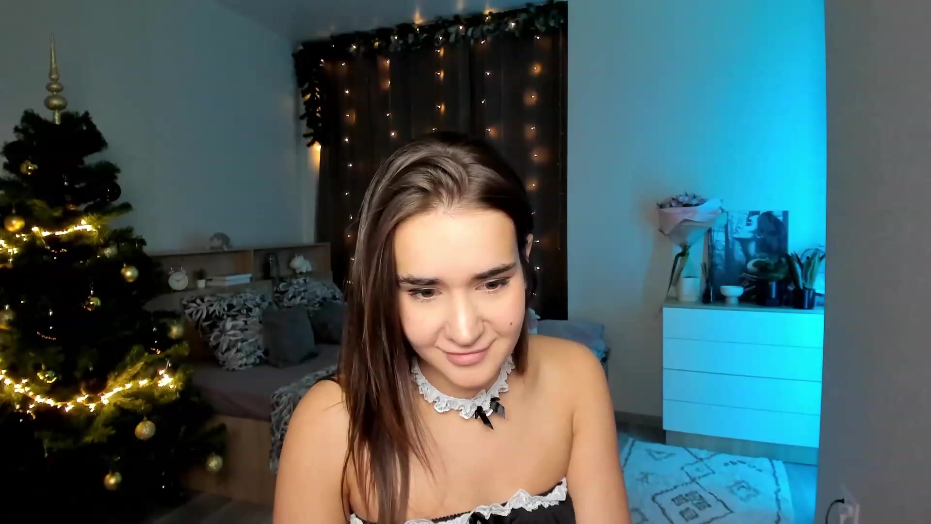 Gallery image thumbnail from Ellies_Smile's myfreecams stream on, 12/11/2023, 14:28 image 17 of 20