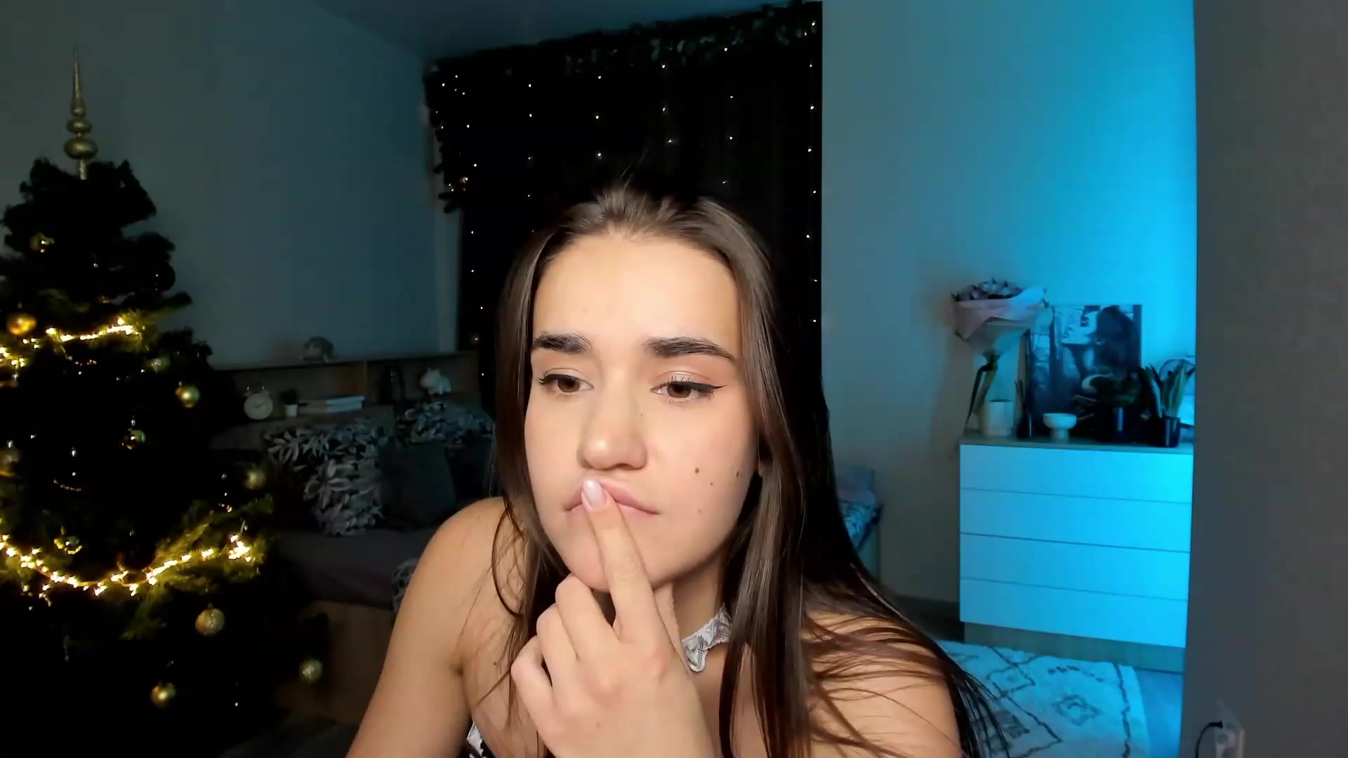 Gallery image thumbnail from Ellies_Smile's myfreecams stream on, 12/11/2023, 14:28 image 14 of 20