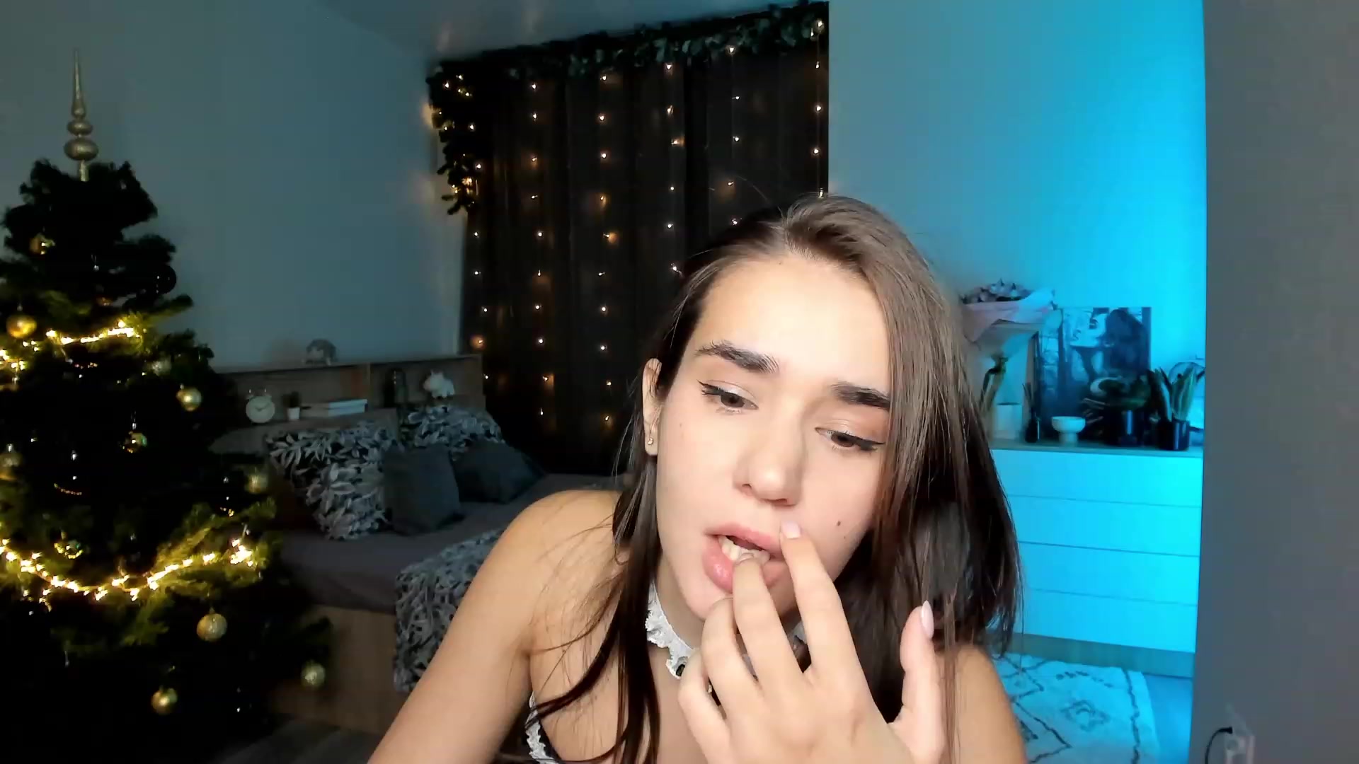 Gallery image thumbnail from Ellies_Smile's myfreecams stream on, 12/11/2023, 14:28 image 13 of 20
