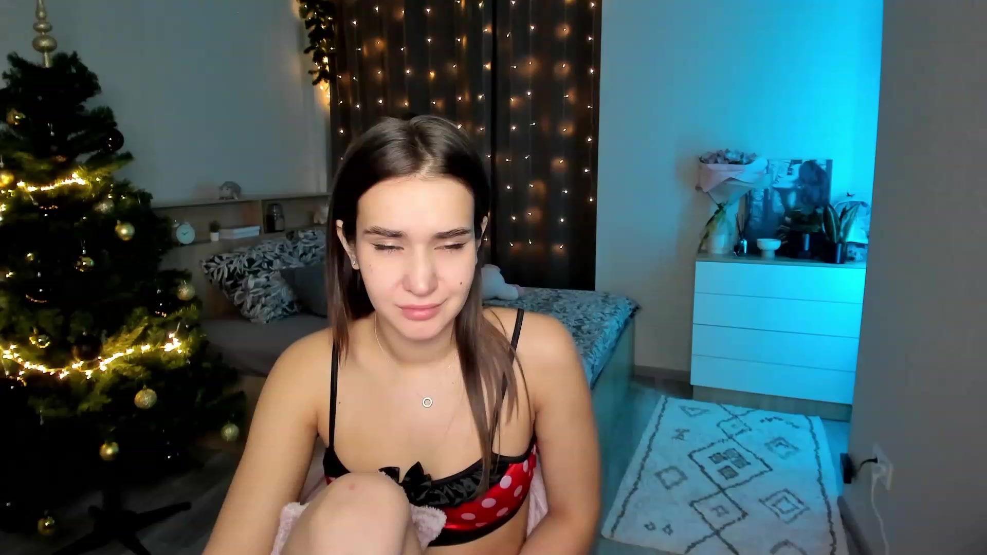 Gallery image thumbnail from Ellies_Smile's myfreecams stream on, 12/14/2023, 15:21 image 5 of 20