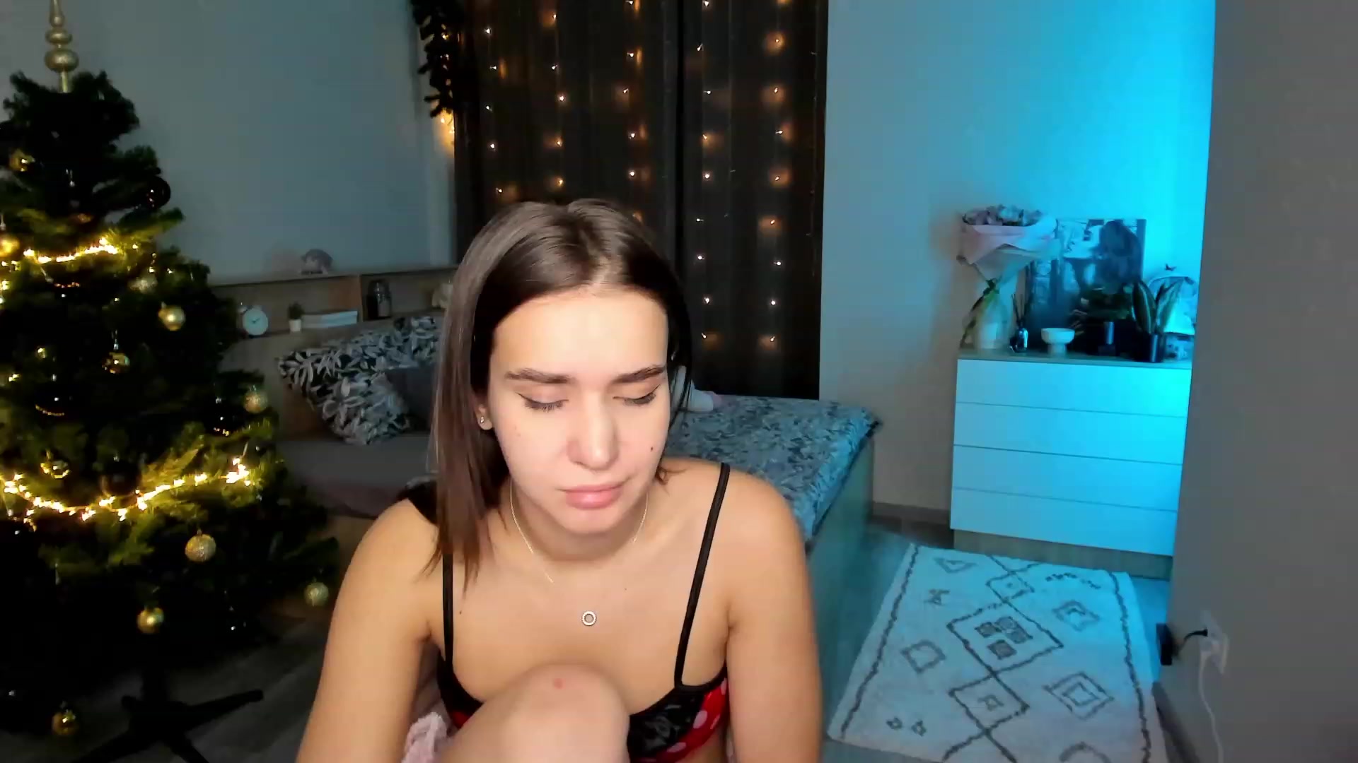 Gallery image thumbnail from Ellies_Smile's myfreecams stream on, 12/14/2023, 15:21 image 9 of 20