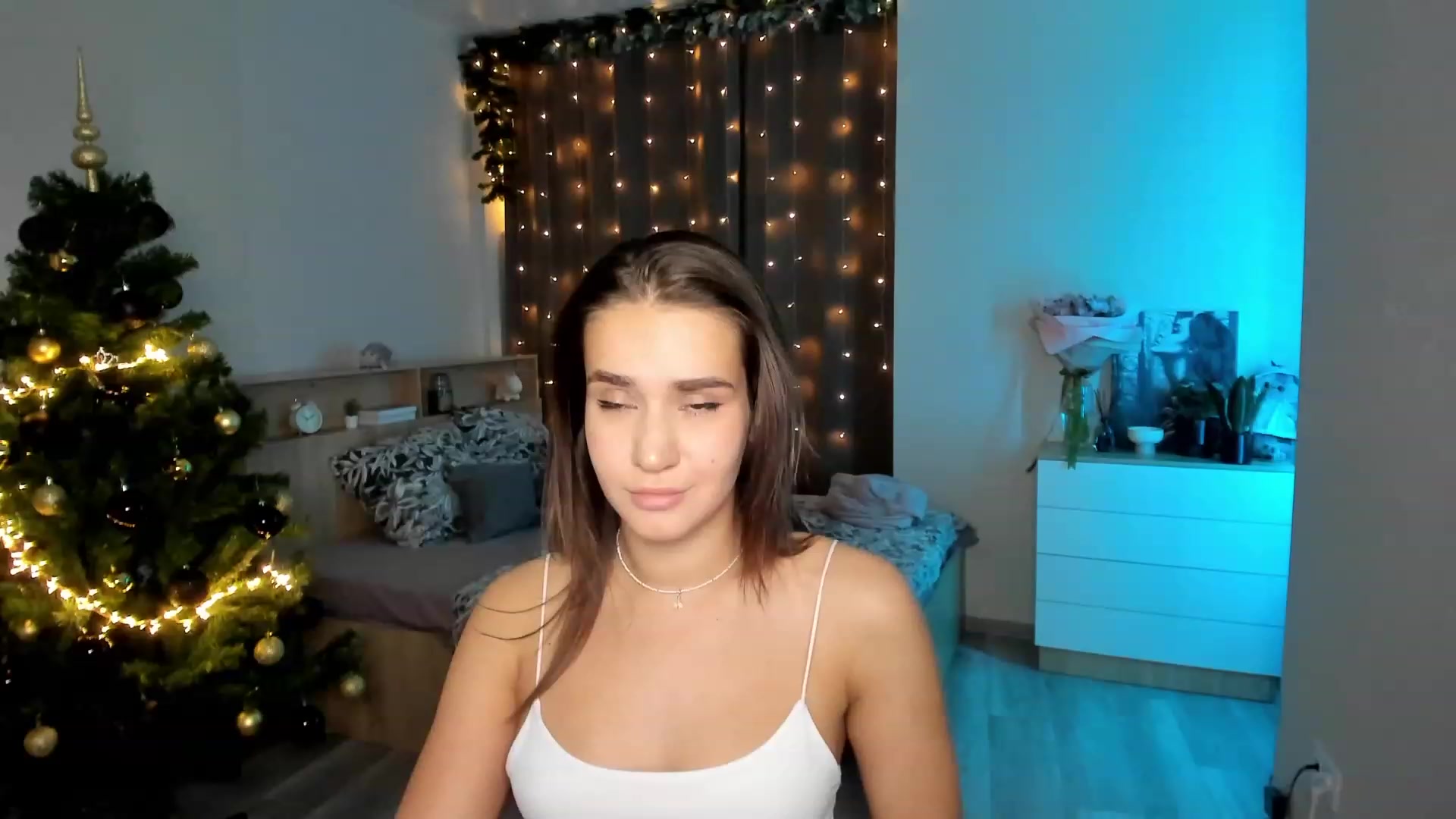 Gallery image thumbnail from Ellies_Smile's myfreecams stream on, 12/15/2023, 13:58 image 16 of 20