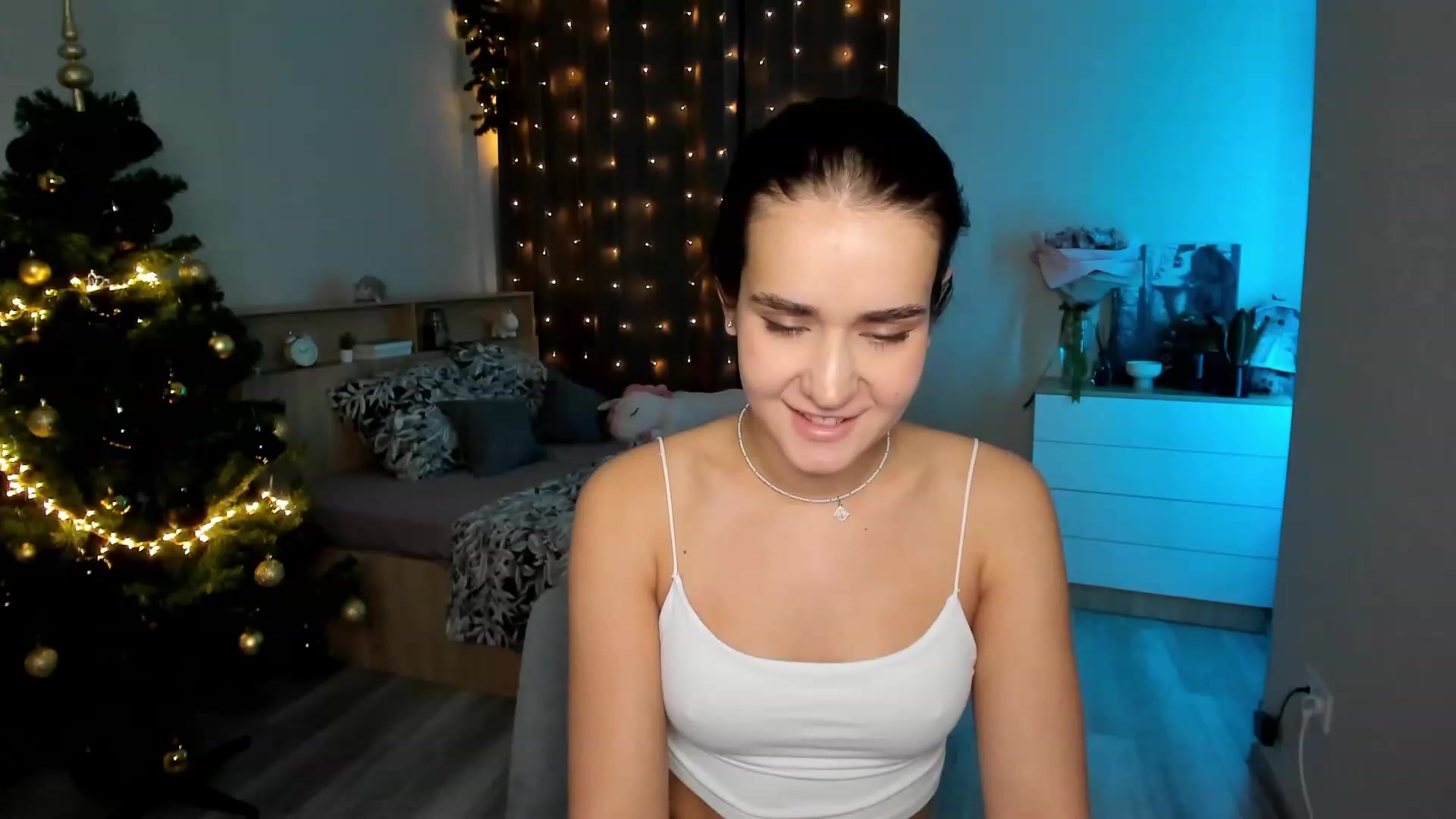 Gallery image thumbnail from Ellies_Smile's myfreecams stream on, 12/15/2023, 13:58 image 2 of 20