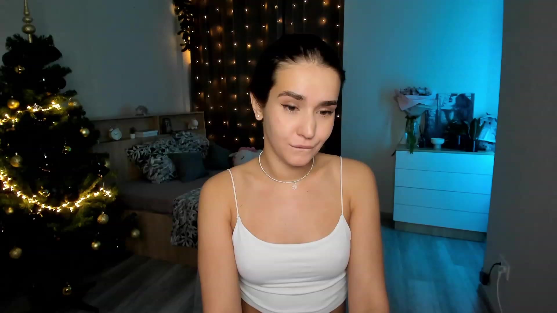 Gallery image thumbnail from Ellies_Smile's myfreecams stream on, 12/15/2023, 13:58 image 3 of 20