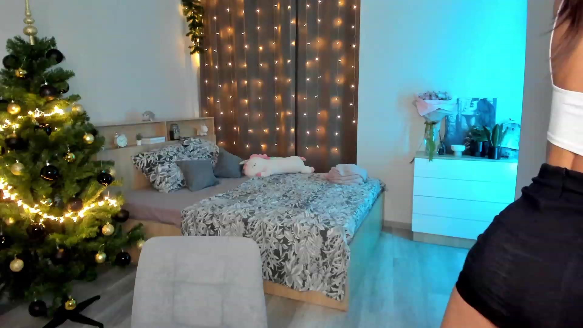 Gallery image thumbnail from Ellies_Smile's myfreecams stream on, 12/15/2023, 13:58 image 6 of 20