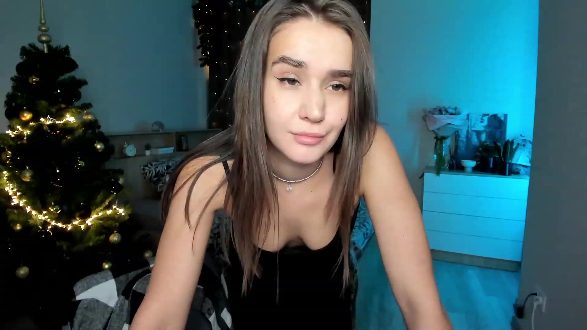 Gallery image thumbnail from Ellies_Smile's myfreecams stream on, 12/16/2023, 15:50 image 10 of 20