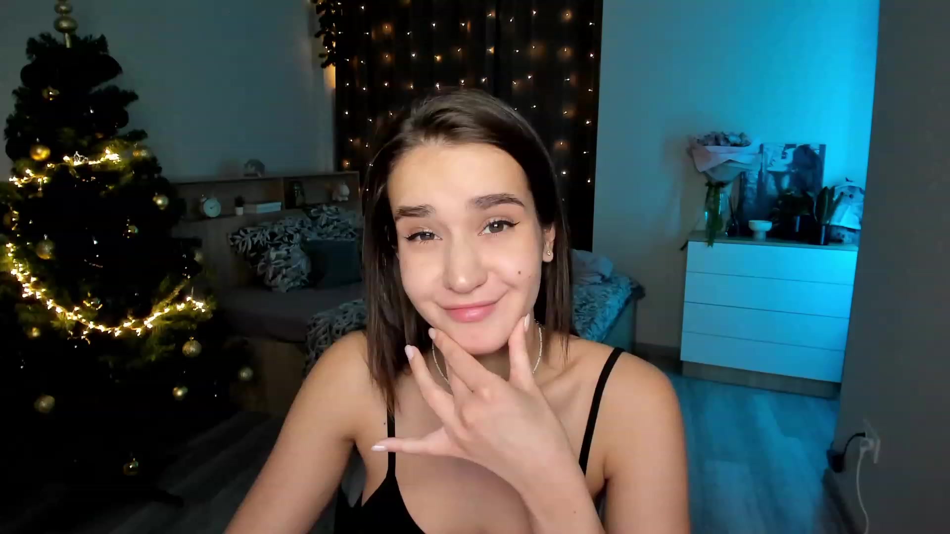 Gallery image thumbnail from Ellies_Smile's myfreecams stream on, 12/16/2023, 15:50 image 20 of 20