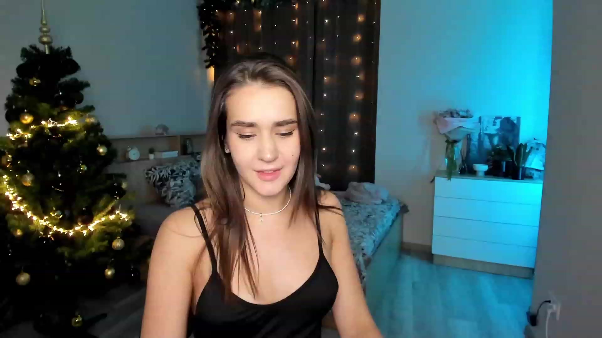 Gallery image thumbnail from Ellies_Smile's myfreecams stream on, 12/16/2023, 15:50 image 9 of 20