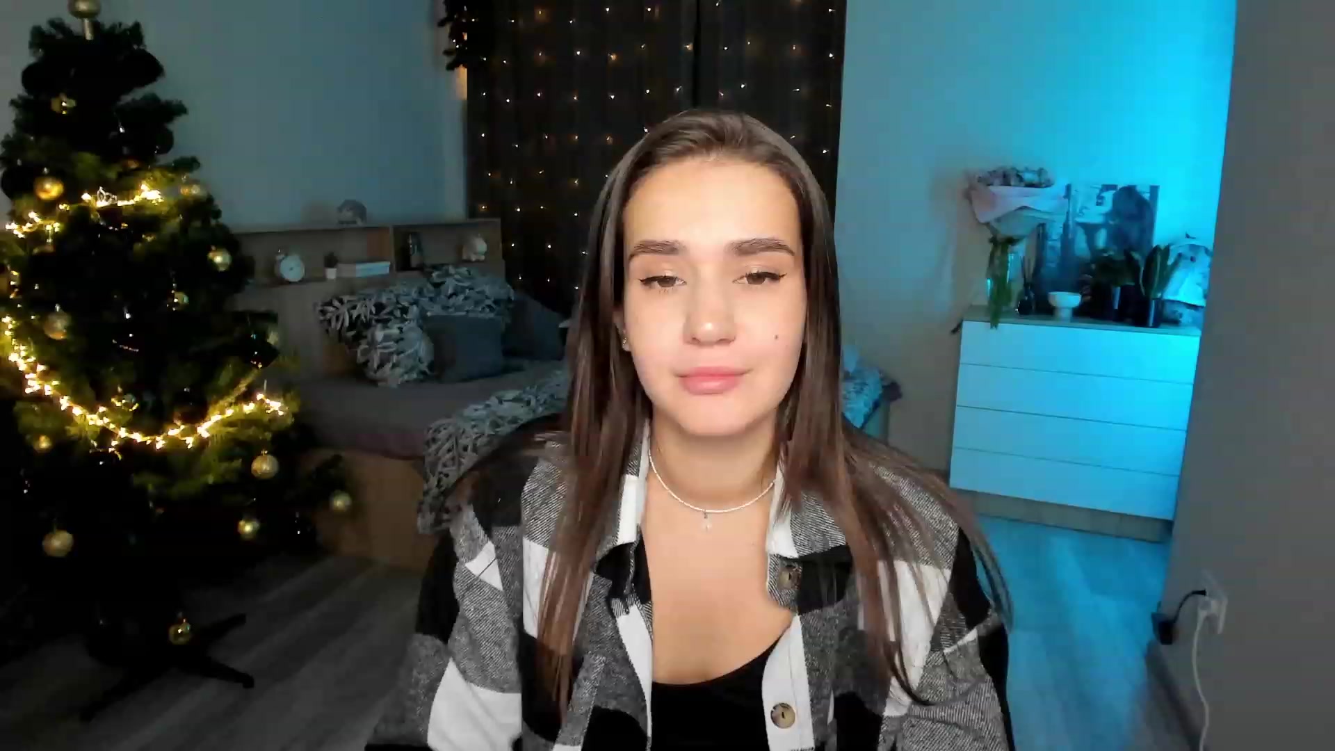 Gallery image thumbnail from Ellies_Smile's myfreecams stream on, 12/16/2023, 15:50 image 7 of 20