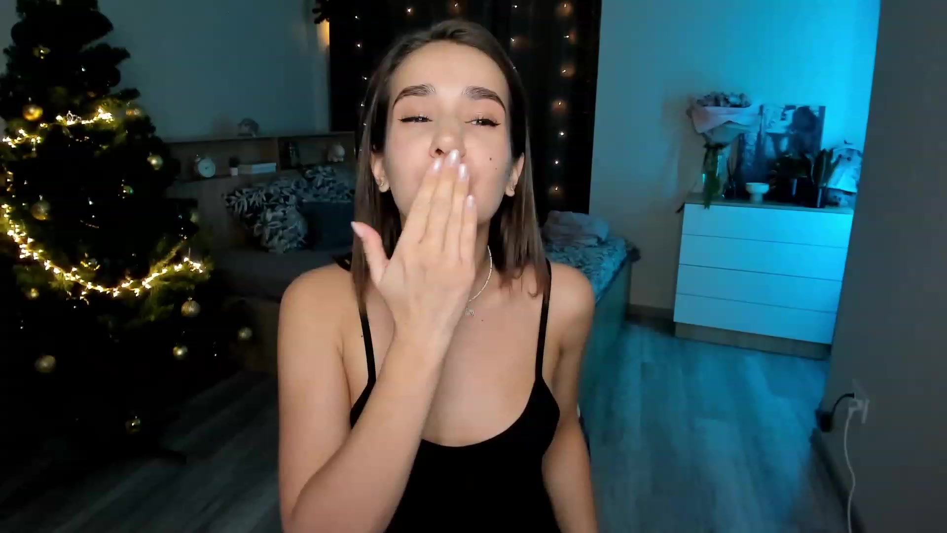 Gallery image thumbnail from Ellies_Smile's myfreecams stream on, 12/16/2023, 15:50 image 19 of 20