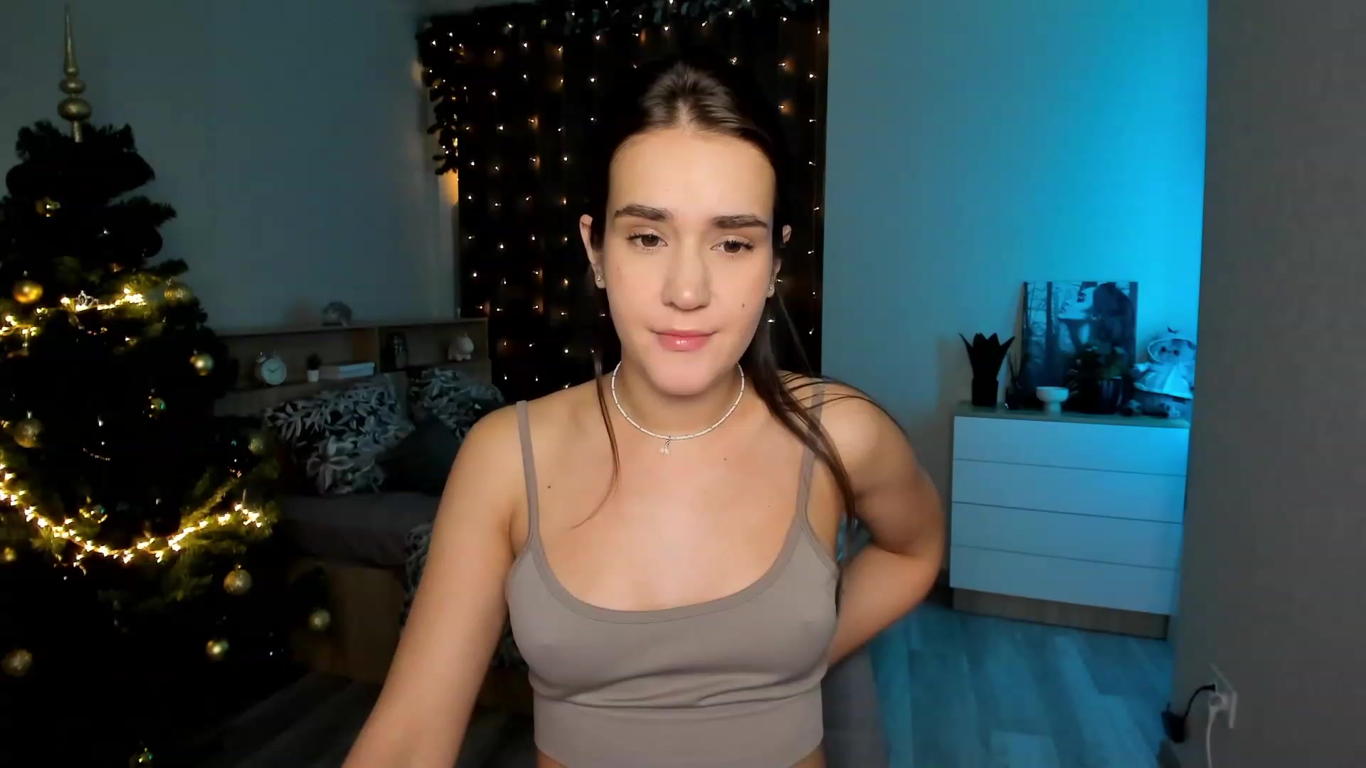 Gallery image thumbnail from Ellies_Smile's myfreecams stream on, 12/22/2023, 13:09 image 7 of 20