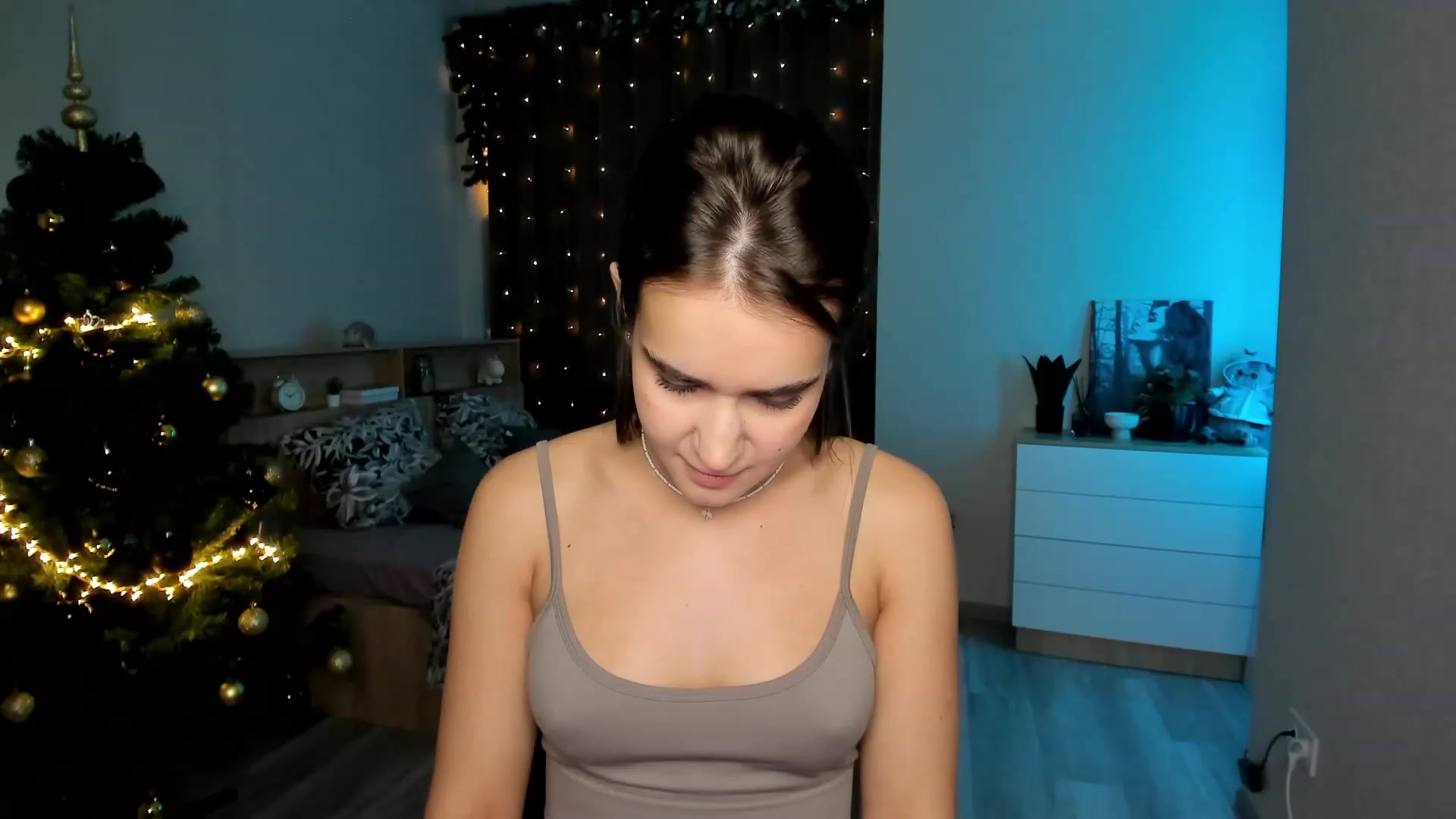 Gallery image thumbnail from Ellies_Smile's myfreecams stream on, 12/22/2023, 13:09 image 19 of 20