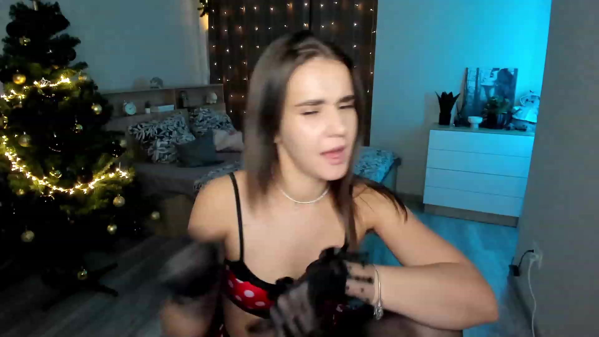 Gallery image thumbnail from Ellies_Smile's myfreecams stream on, 12/25/2023, 12:18 image 13 of 20