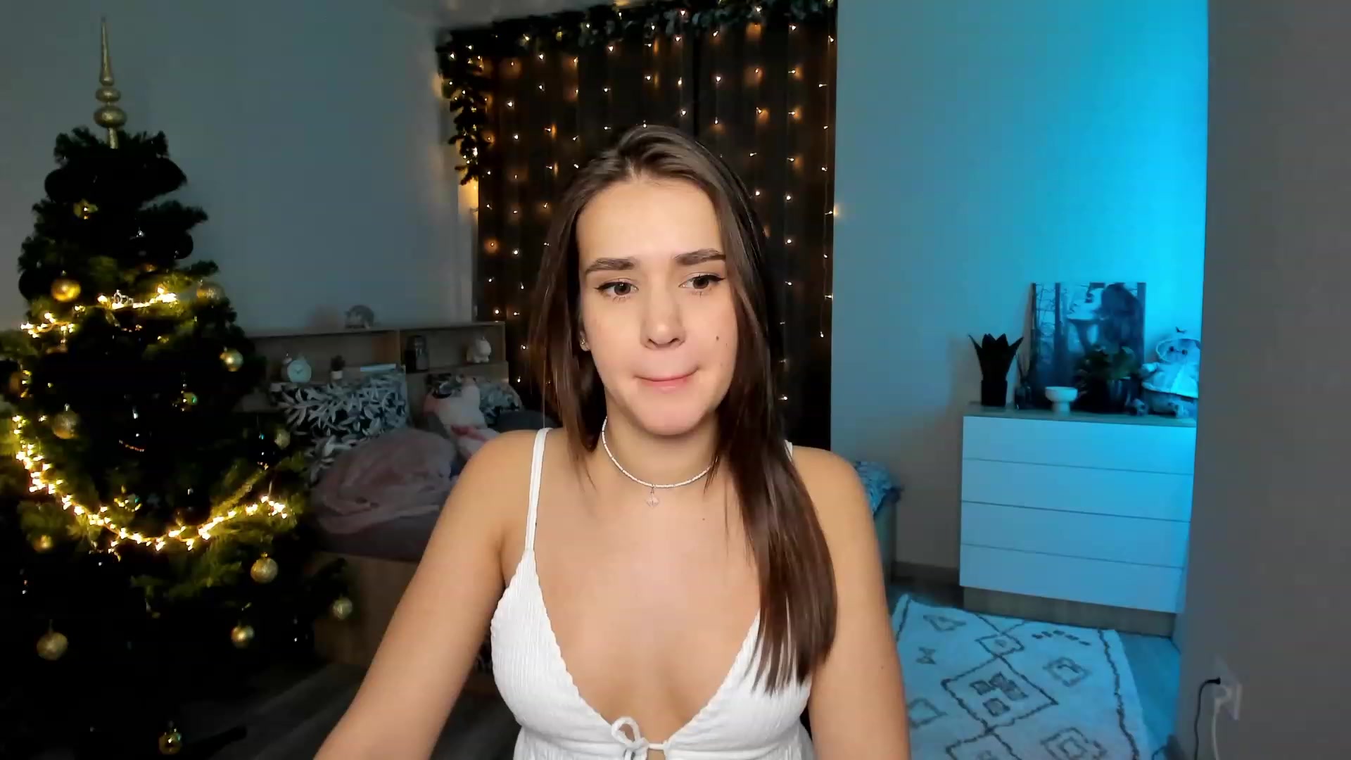 Gallery image thumbnail from Ellies_Smile's myfreecams stream on, 12/28/2023, 15:55 image 16 of 20