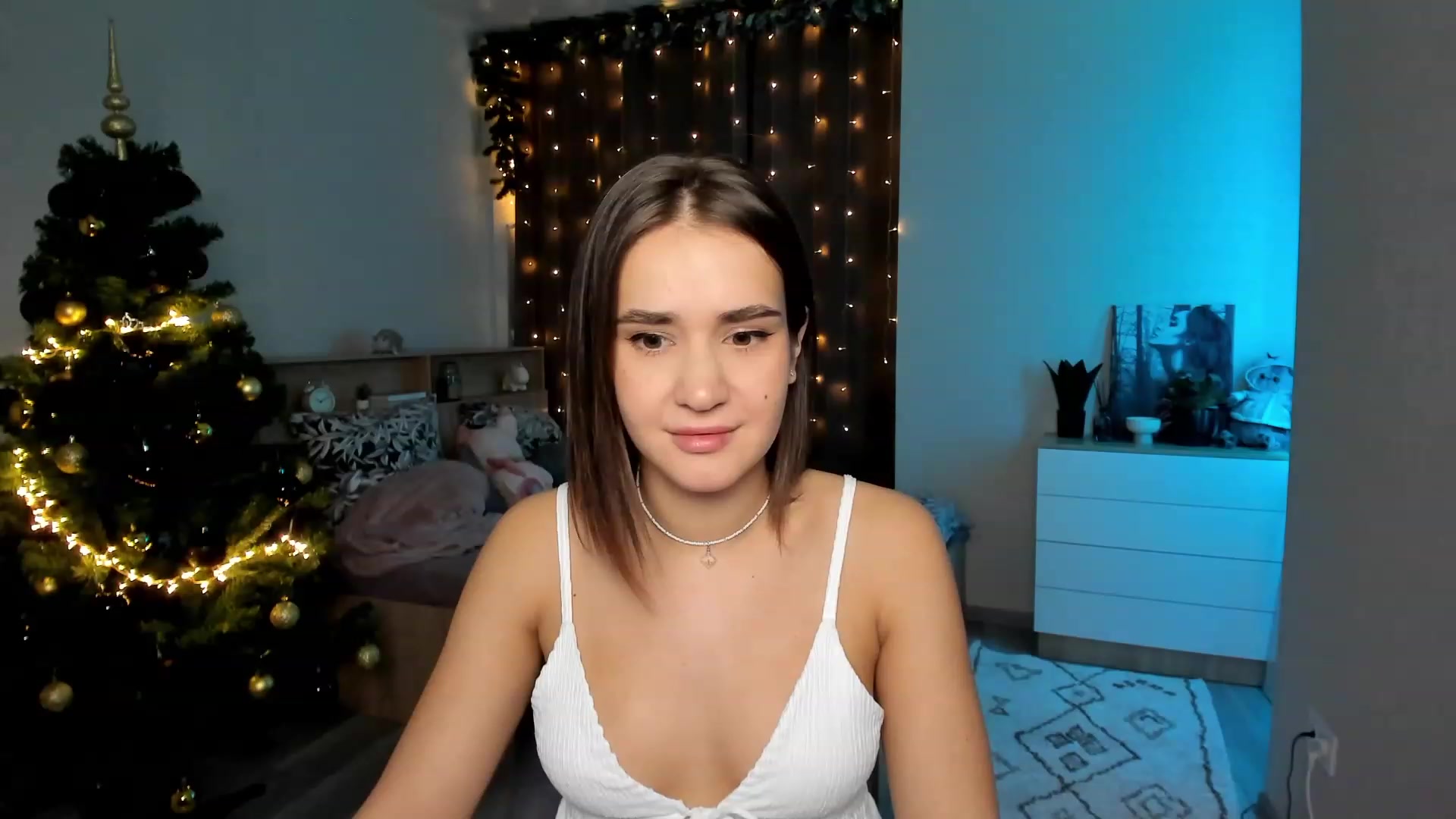 Gallery image thumbnail from Ellies_Smile's myfreecams stream on, 12/28/2023, 15:55 image 5 of 20