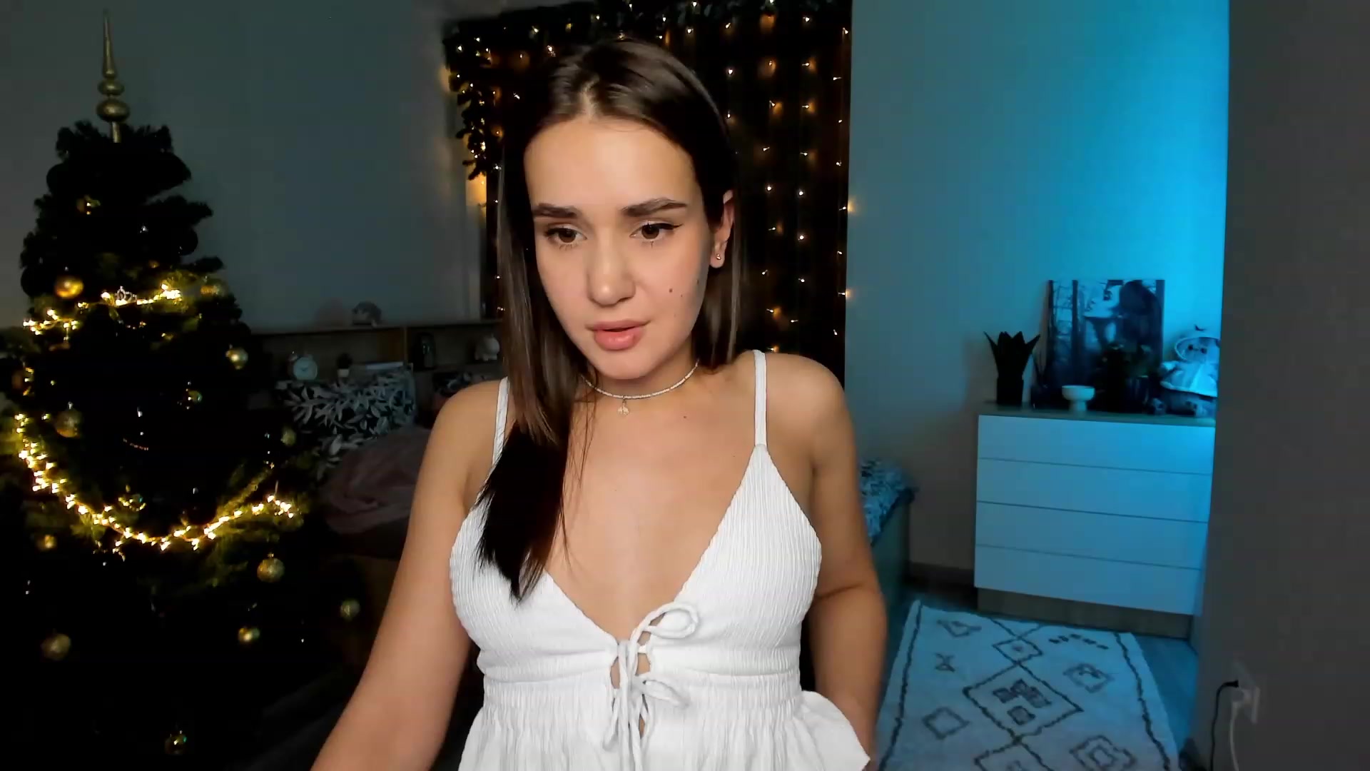 Gallery image thumbnail from Ellies_Smile's myfreecams stream on, 12/28/2023, 18:03 image 15 of 20