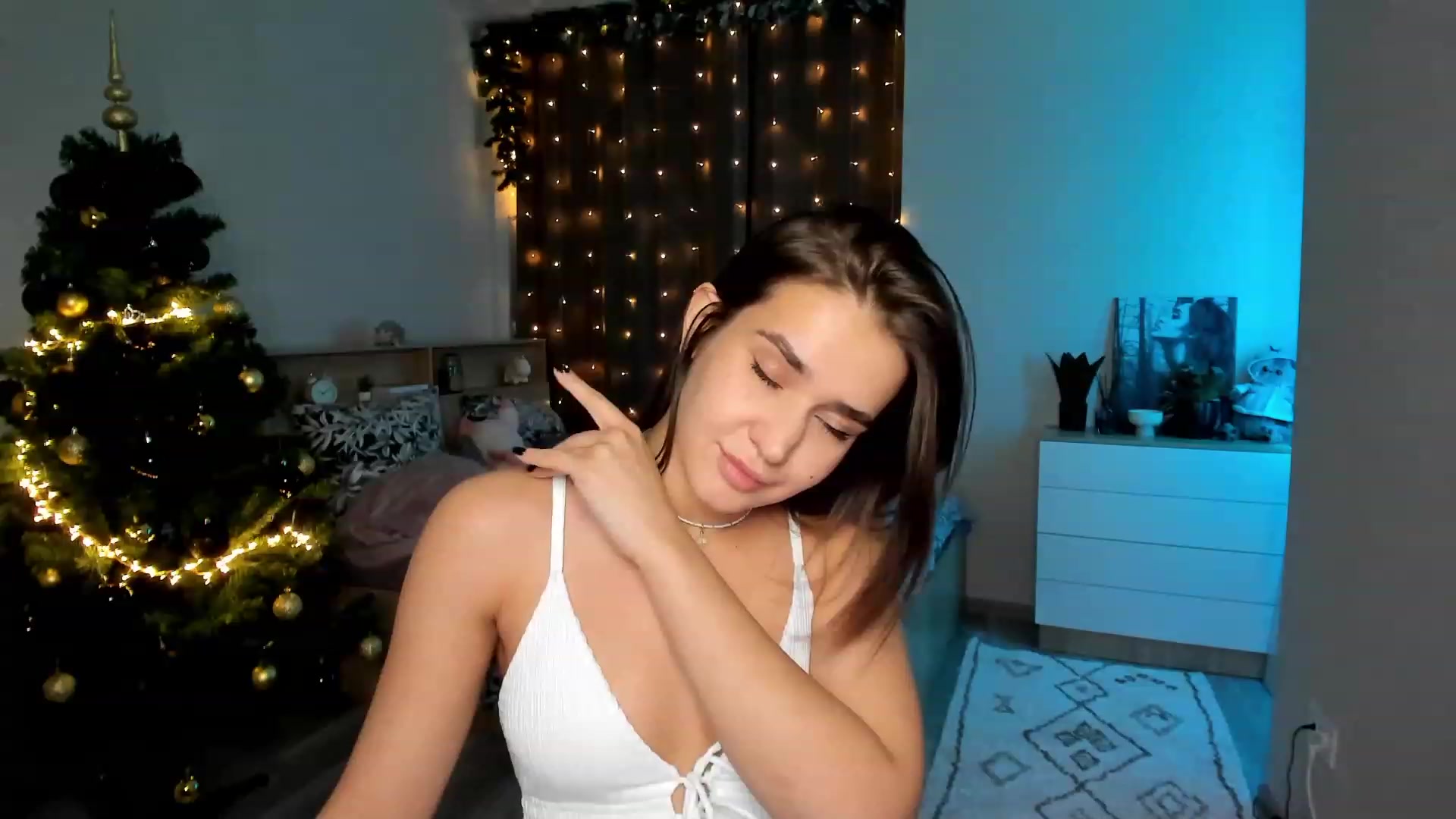 Gallery image thumbnail from Ellies_Smile's myfreecams stream on, 12/28/2023, 18:03 image 4 of 20