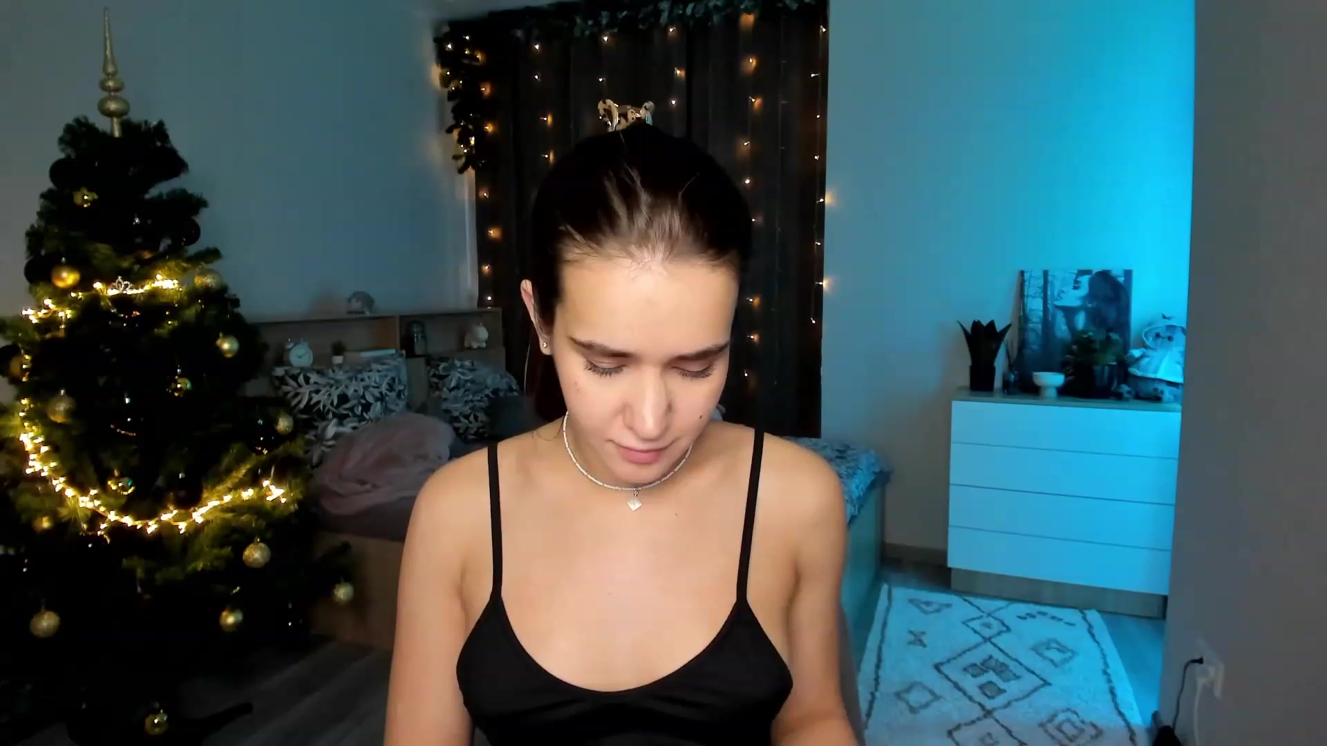 Gallery image thumbnail from Ellies_Smile's myfreecams stream on, 12/29/2023, 11:50 image 14 of 20