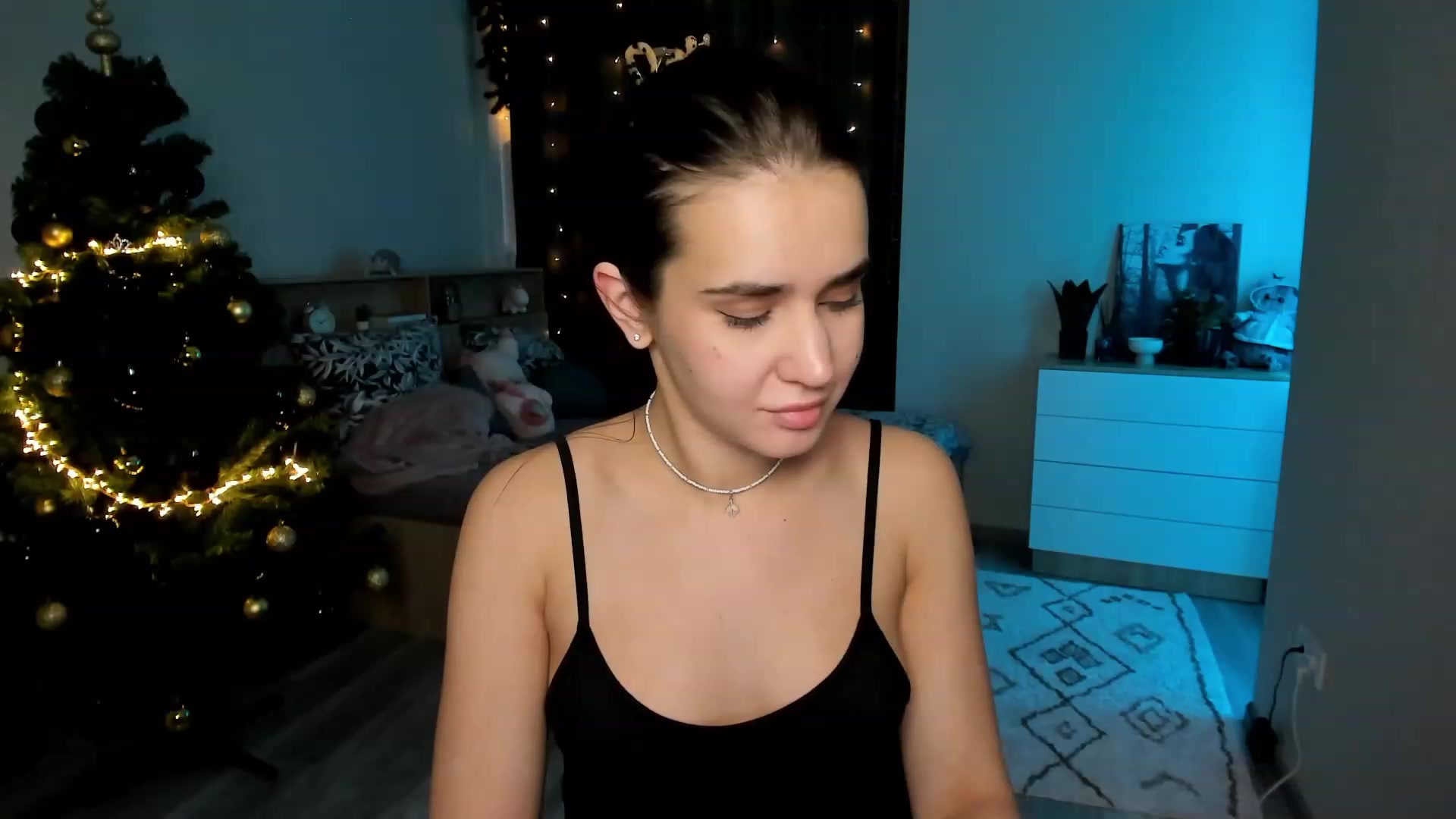 Gallery image thumbnail from Ellies_Smile's myfreecams stream on, 12/29/2023, 11:50 image 3 of 20