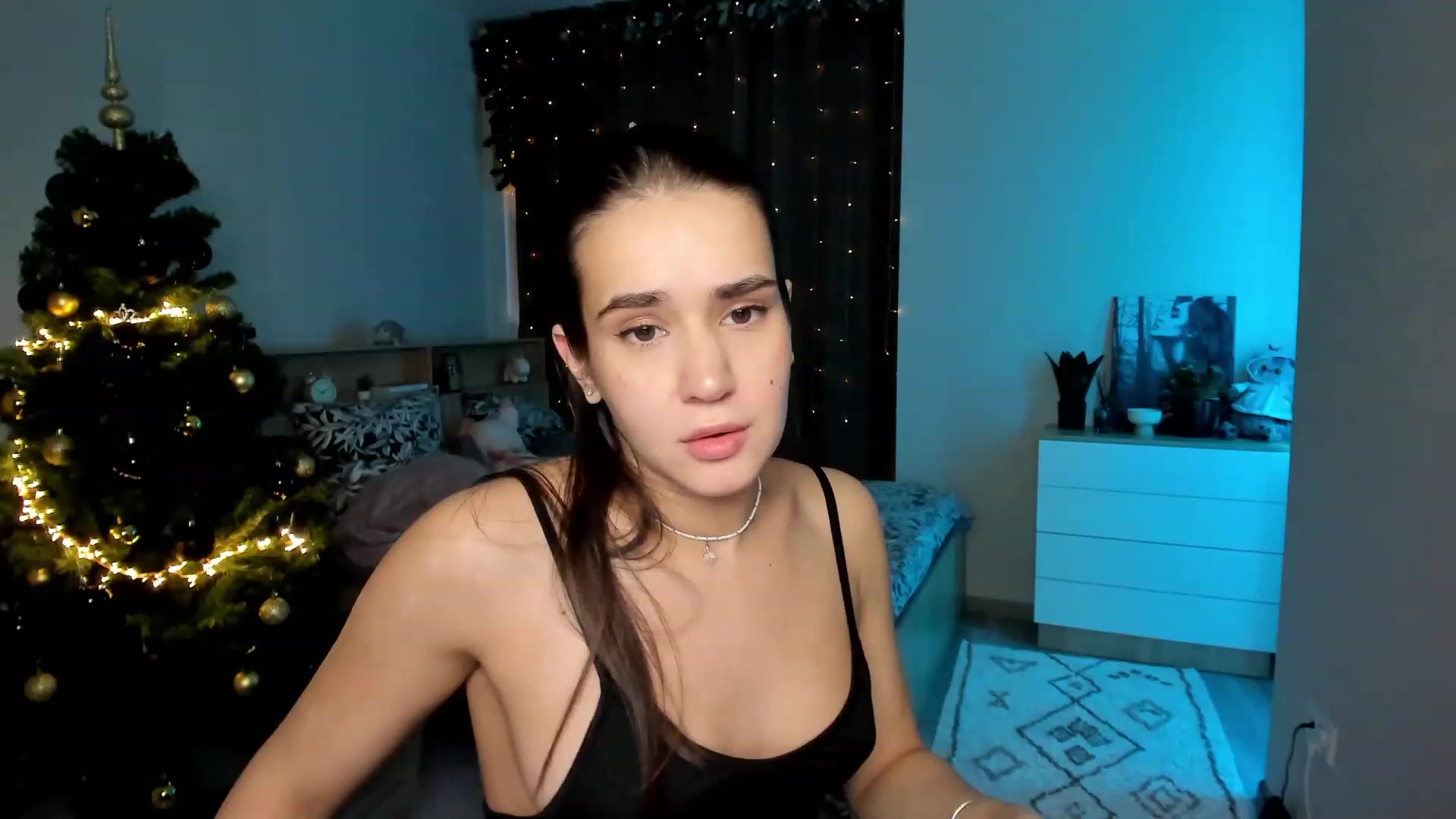 Gallery image thumbnail from Ellies_Smile's myfreecams stream on, 12/29/2023, 11:50 image 7 of 20