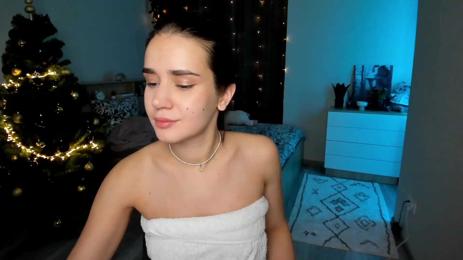 Gallery image thumbnail from Ellies_Smile's myfreecams stream on, 12/29/2023, 11:50 image 20 of 20