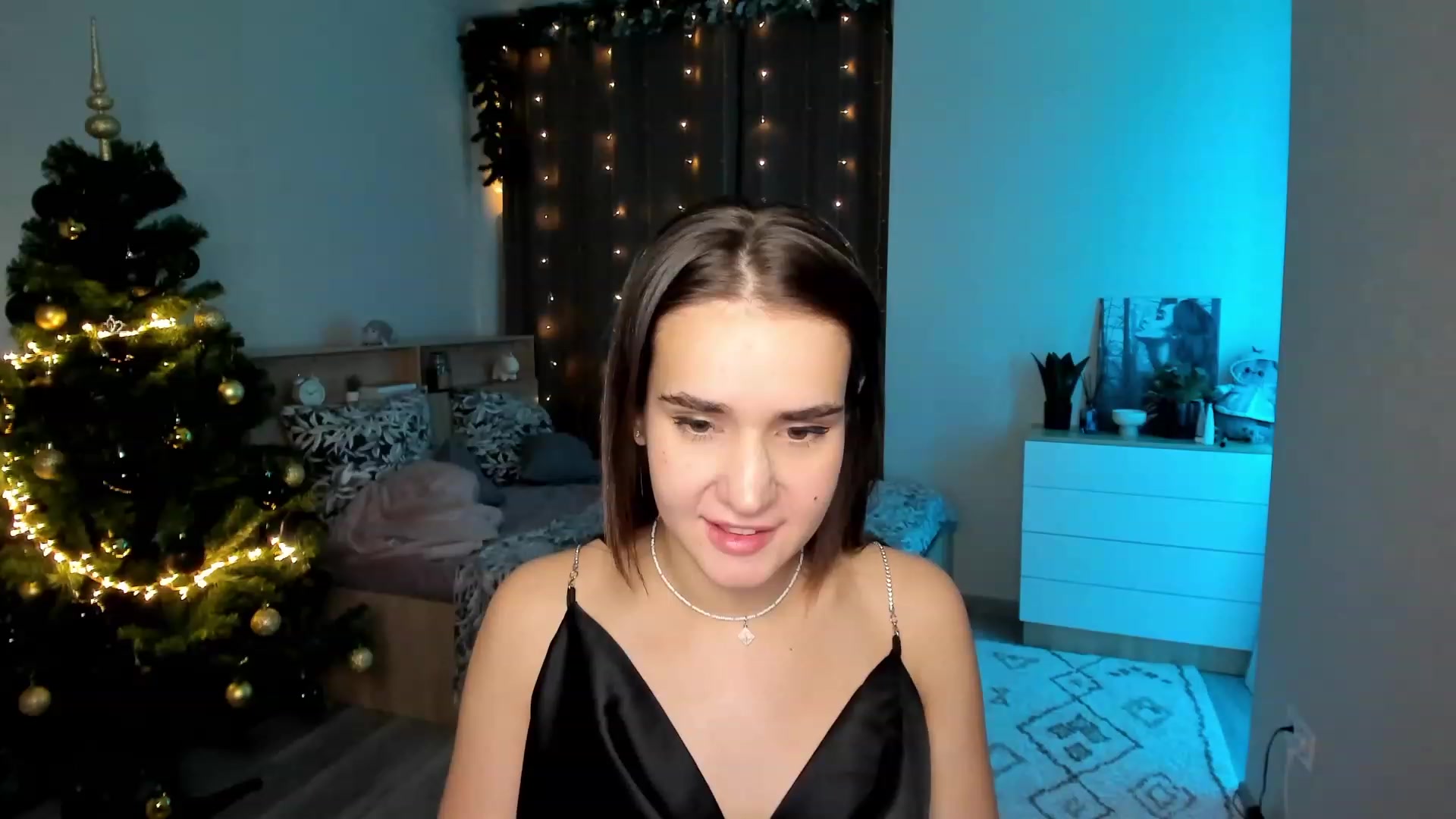 Gallery image thumbnail from Ellies_Smile's myfreecams stream on, 12/30/2023, 16:05 image 13 of 20