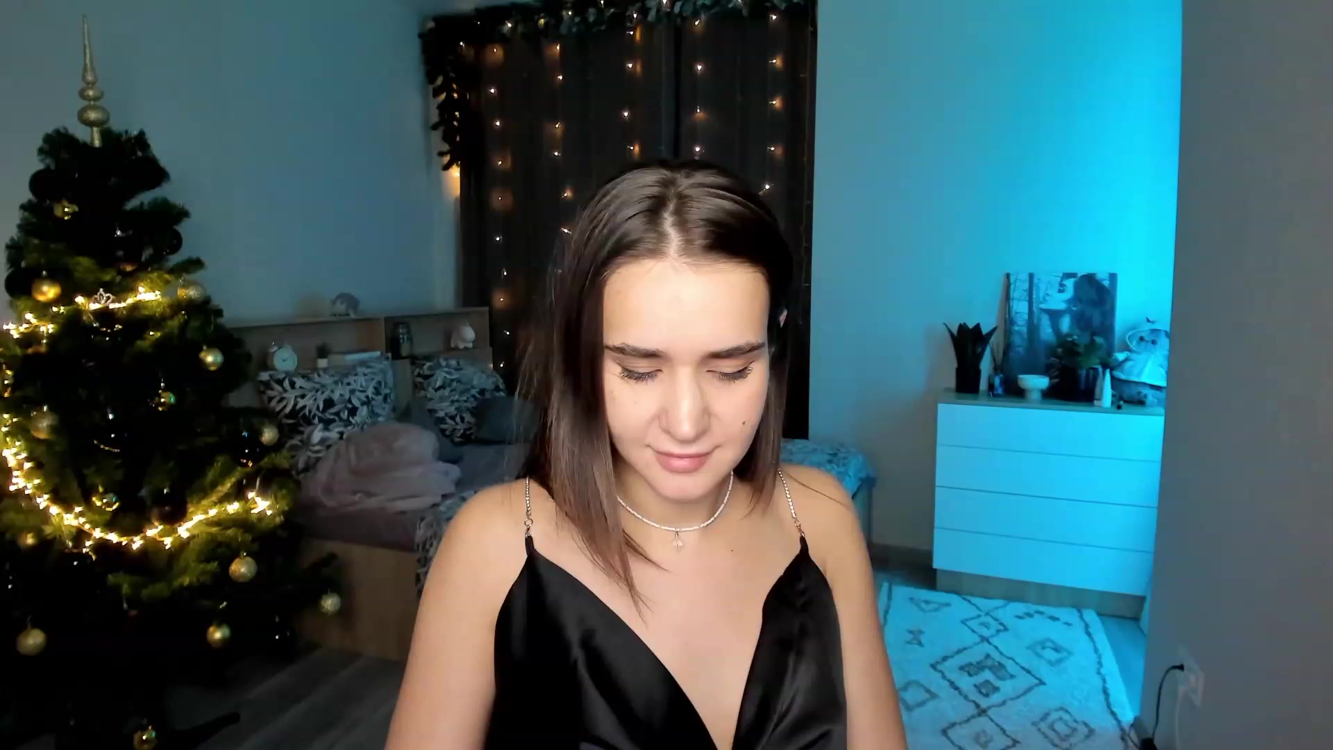 Gallery image thumbnail from Ellies_Smile's myfreecams stream on, 12/30/2023, 16:05 image 11 of 20