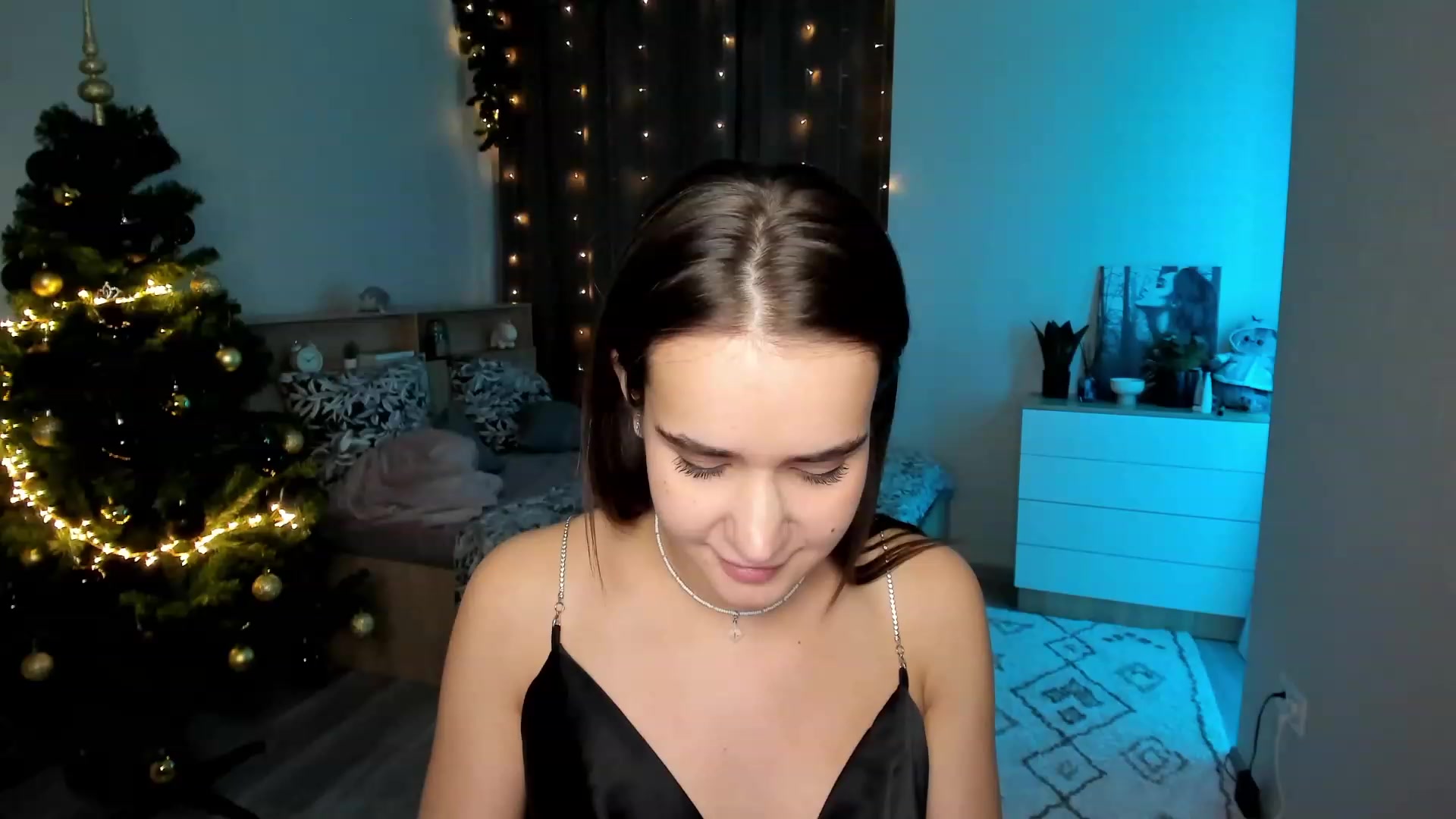 Gallery image thumbnail from Ellies_Smile's myfreecams stream on, 12/30/2023, 16:05 image 8 of 20