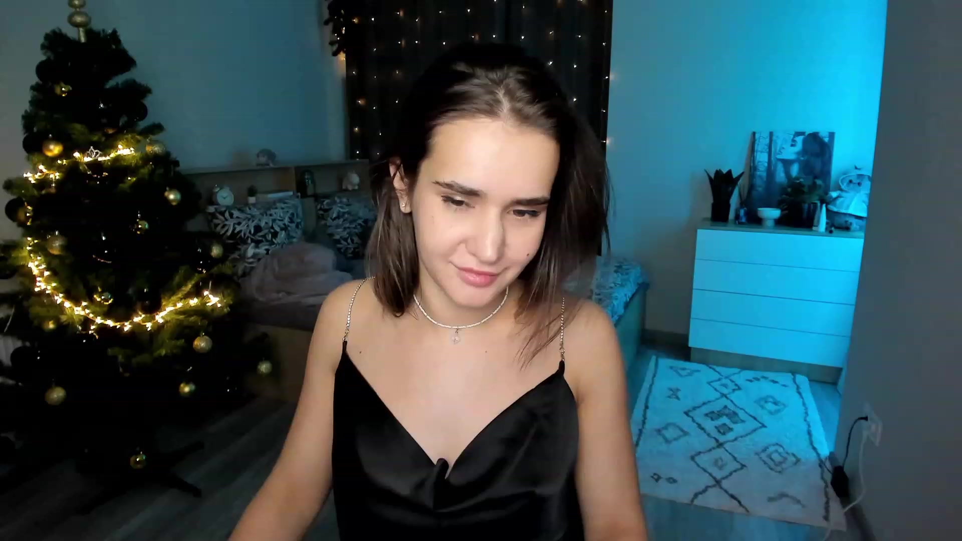 Gallery image thumbnail from Ellies_Smile's myfreecams stream on, 12/30/2023, 16:05 image 14 of 20