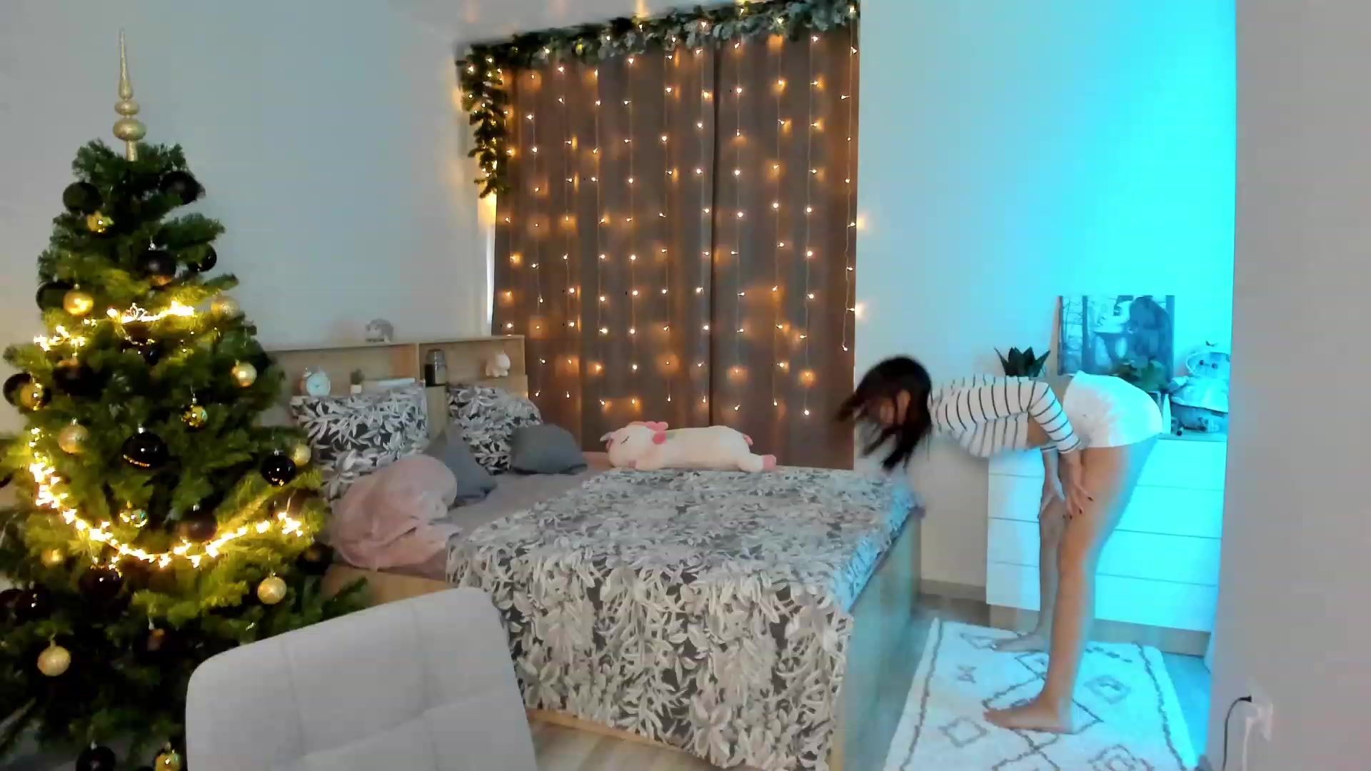 Gallery image thumbnail from Ellies_Smile's myfreecams stream on, 12/31/2023, 12:04 image 10 of 20