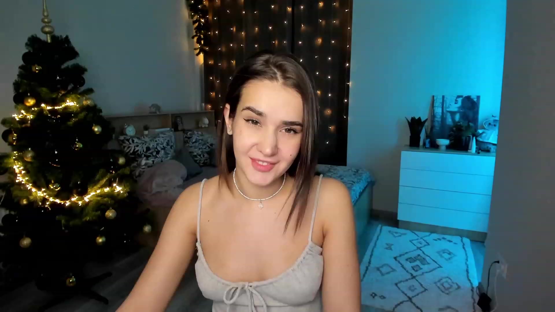 Gallery image thumbnail from Ellies_Smile's myfreecams stream on, 01/04/2024, 15:57 image 3 of 20