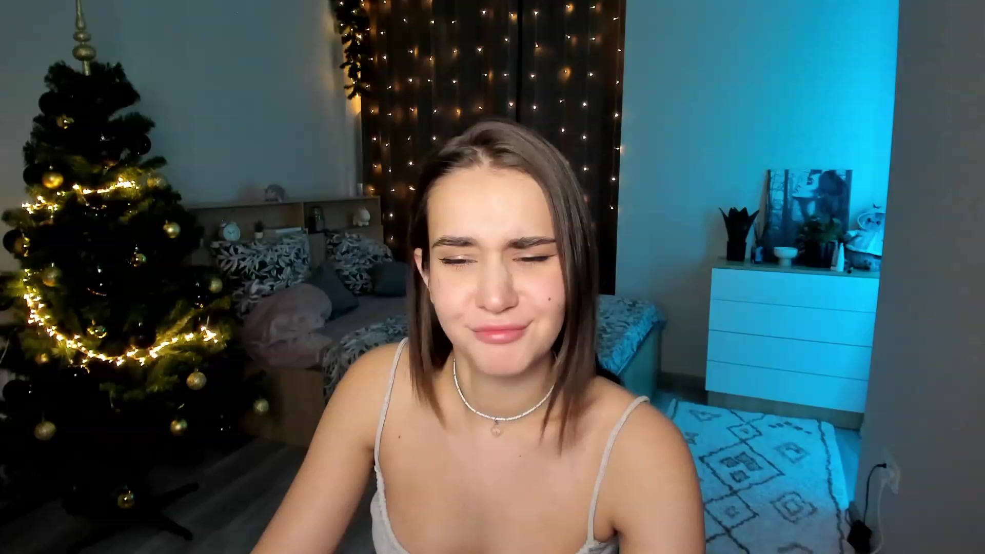 Gallery image thumbnail from Ellies_Smile's myfreecams stream on, 01/04/2024, 15:57 image 5 of 20