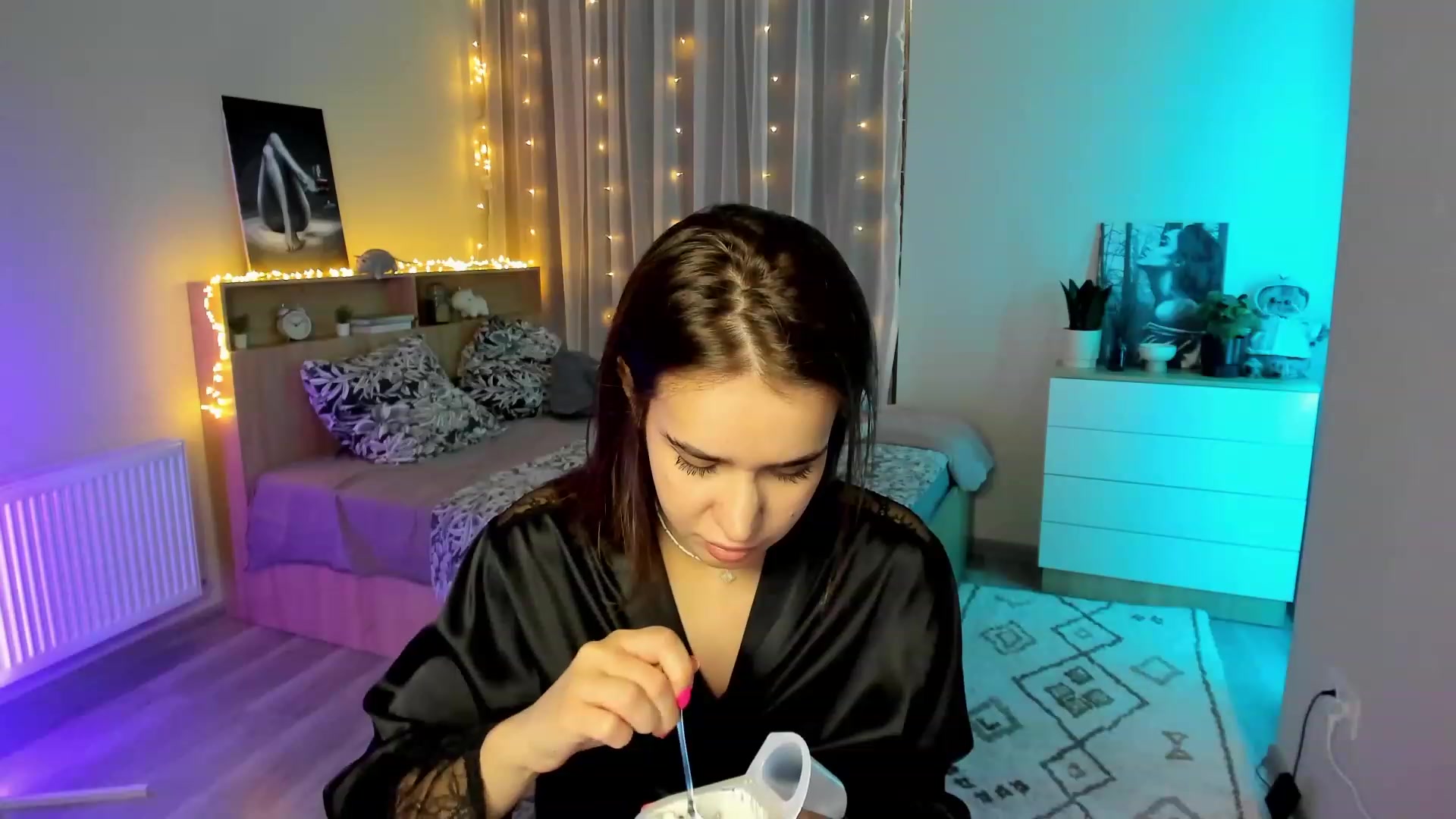 Gallery image thumbnail from Ellies_Smile's myfreecams stream on, 01/23/2024, 11:45 image 3 of 20