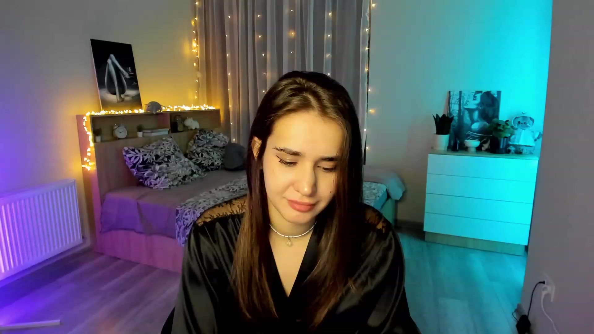 Gallery image thumbnail from Ellies_Smile's myfreecams stream on, 01/23/2024, 11:45 image 1 of 20
