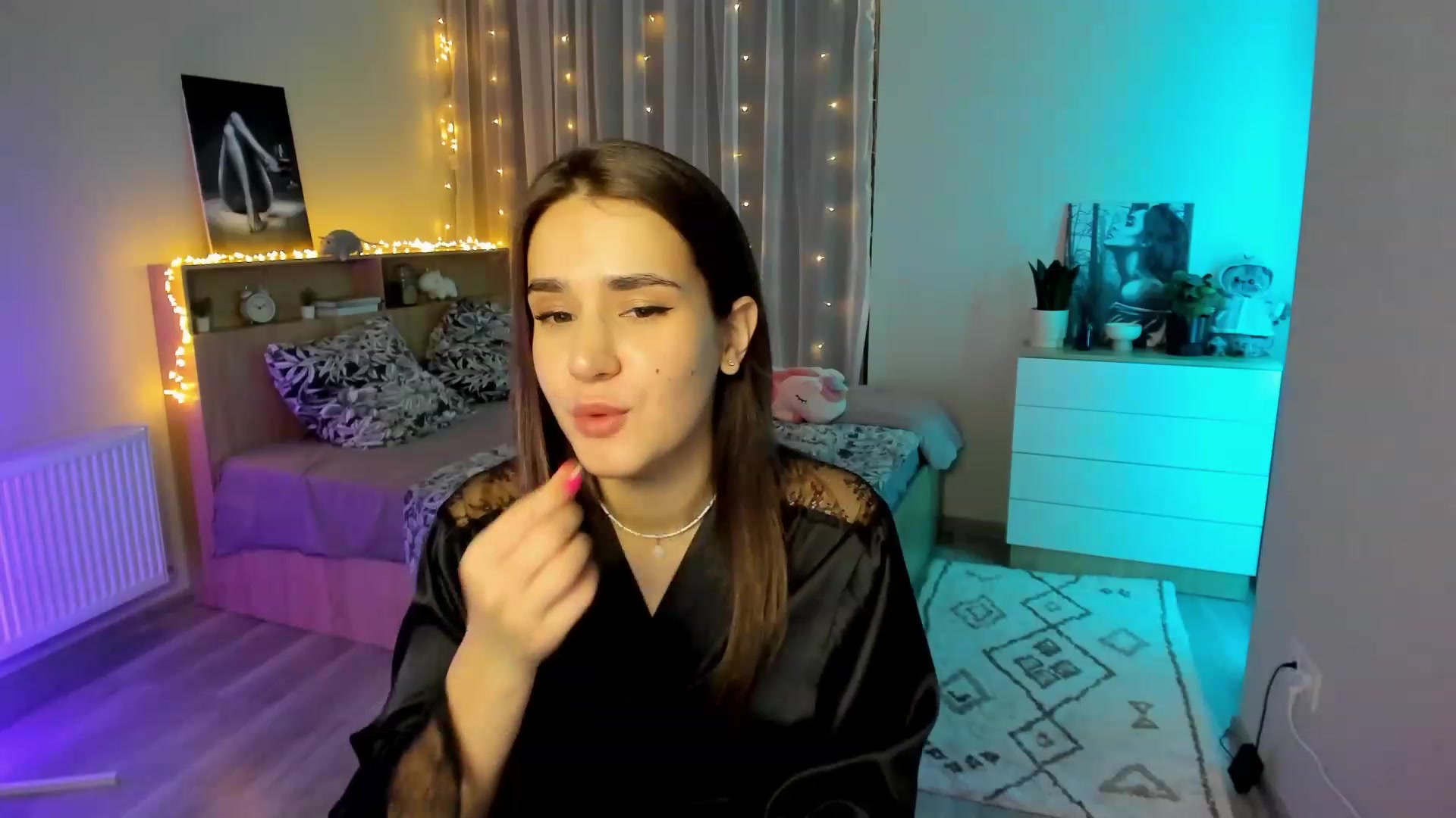 Gallery image thumbnail from Ellies_Smile's myfreecams stream on, 01/23/2024, 11:45 image 18 of 20