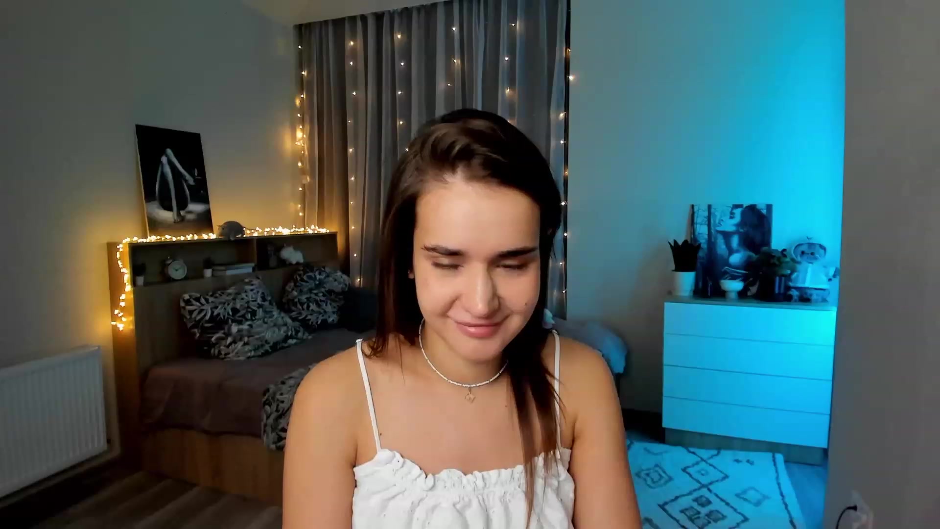 Gallery image thumbnail from Ellies_Smile's myfreecams stream on, 01/25/2024, 14:05 image 15 of 20
