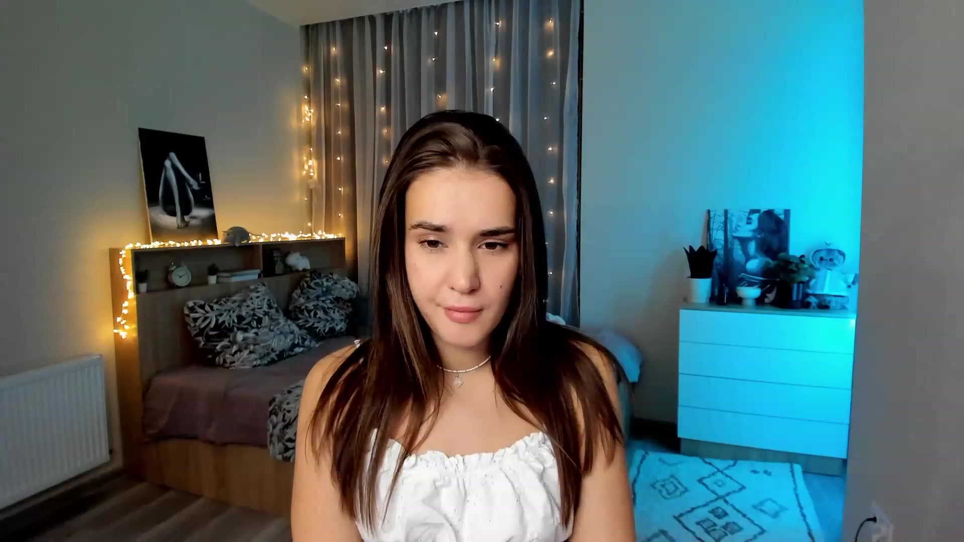 Gallery image thumbnail from Ellies_Smile's myfreecams stream on, 01/25/2024, 14:05 image 18 of 20