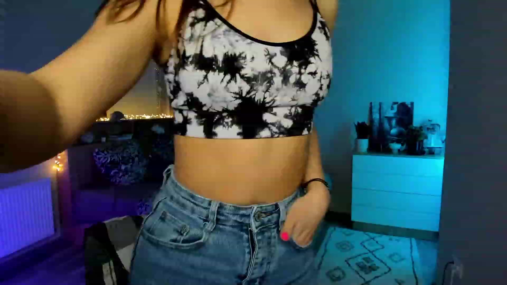 Gallery image thumbnail from Ellies_Smile's myfreecams stream on, 01/29/2024, 12:24 image 20 of 20