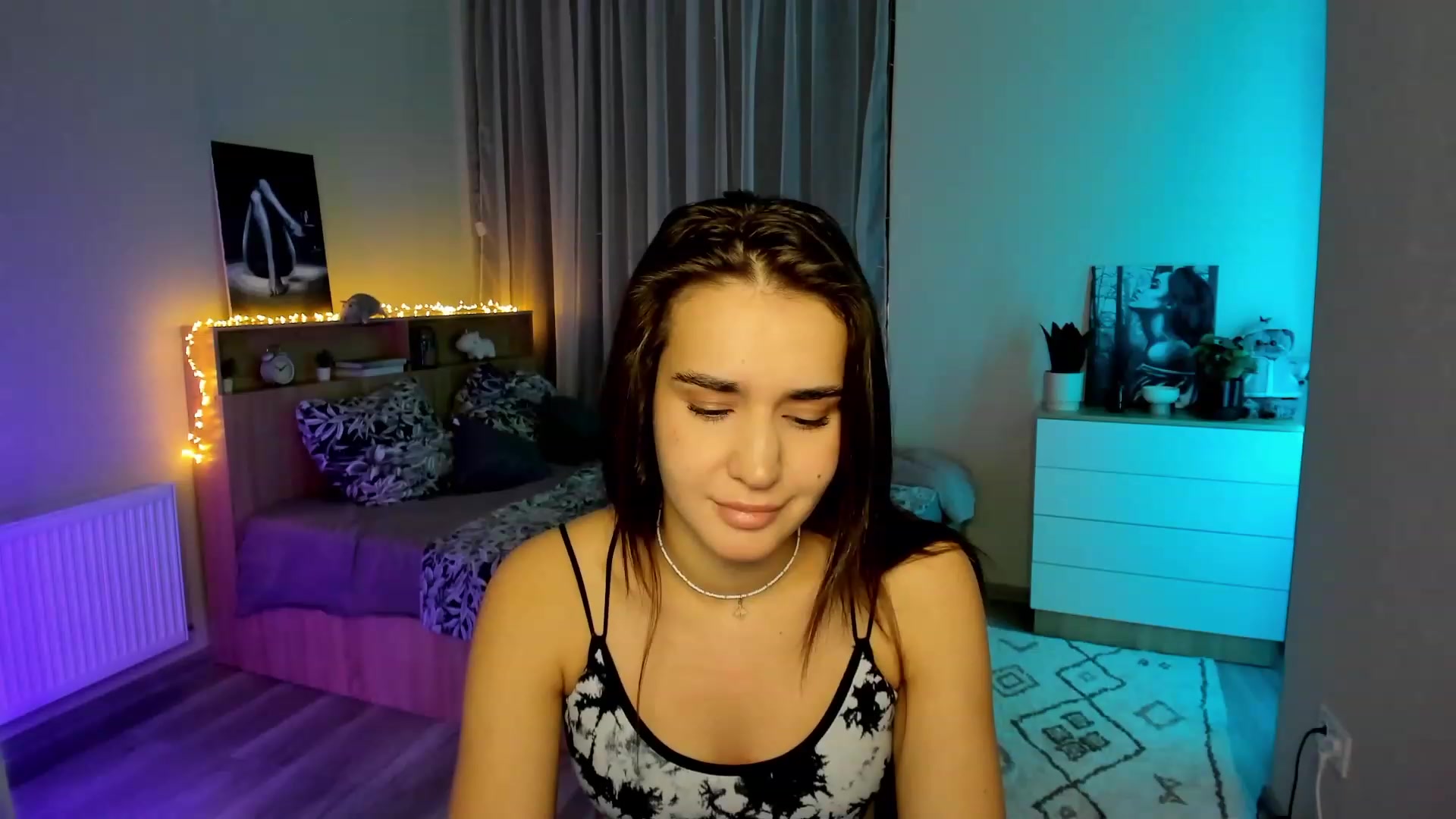 Gallery image thumbnail from Ellies_Smile's myfreecams stream on, 01/29/2024, 12:24 image 3 of 20